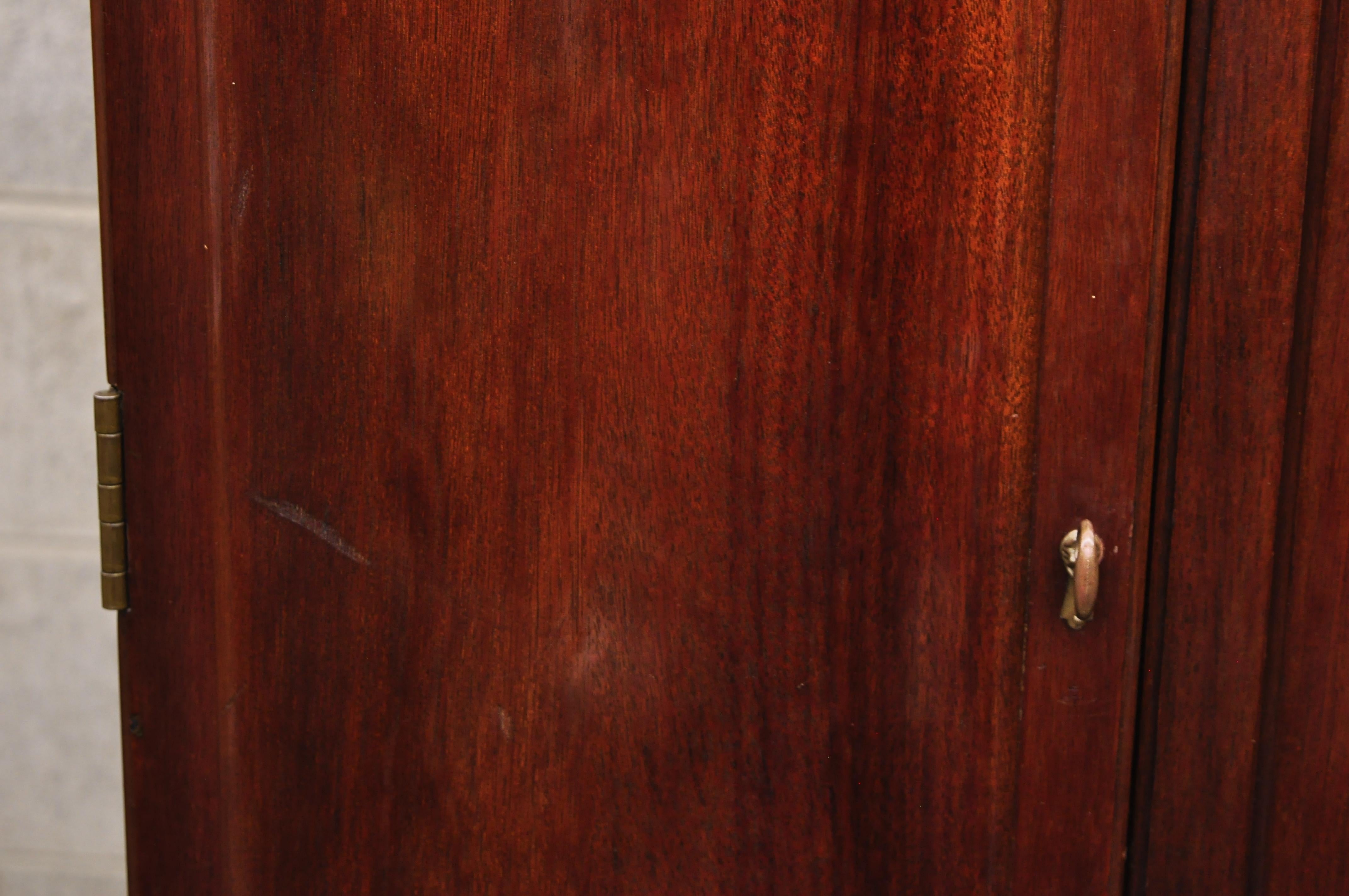 Glass Hickory Masterpiece Collection Mahogany Chippendale Blockfront Armoire Cabinet