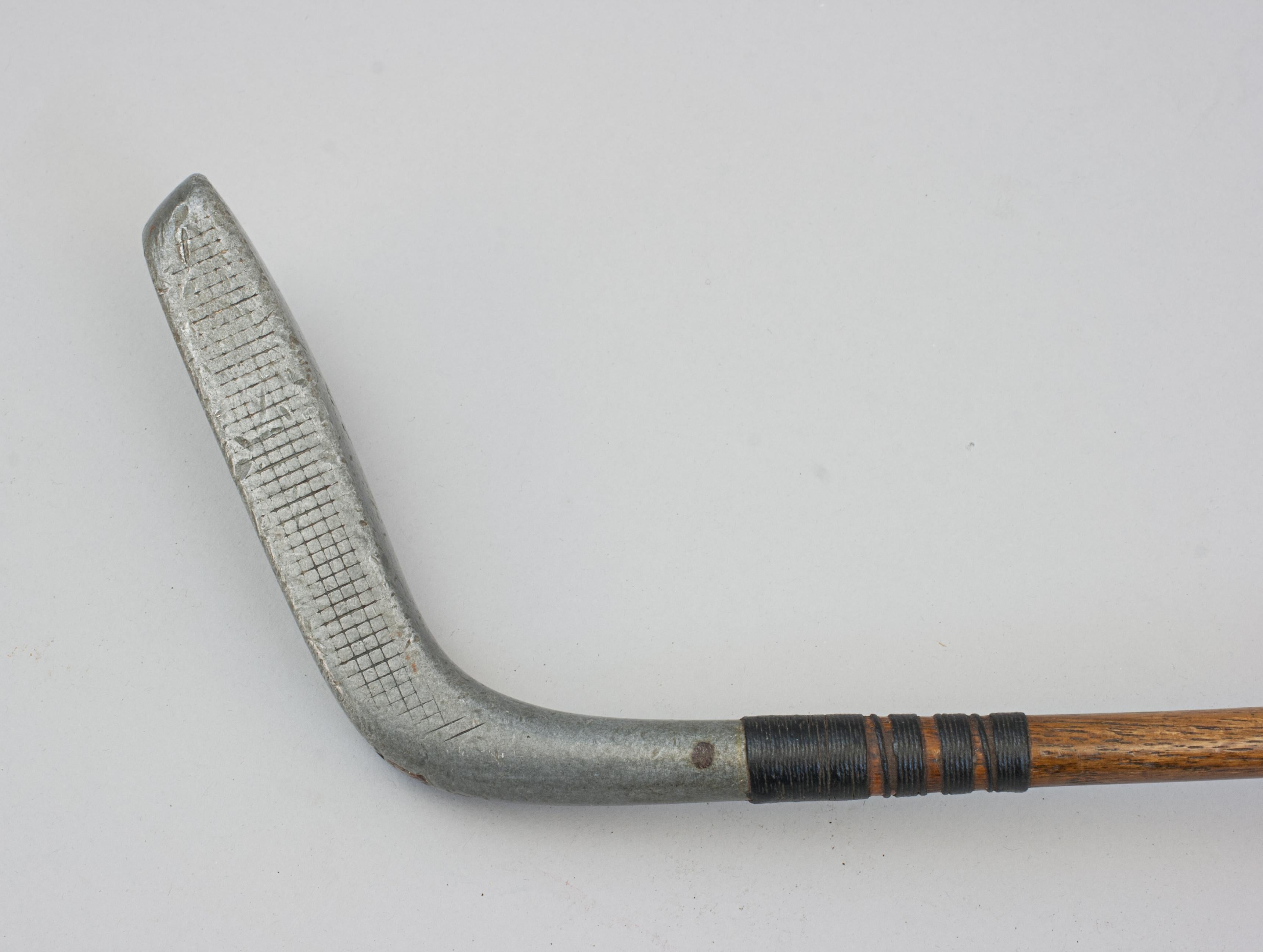 Hickory Putter With Long Nose Alloy Head, K Model In Good Condition For Sale In Oxfordshire, GB