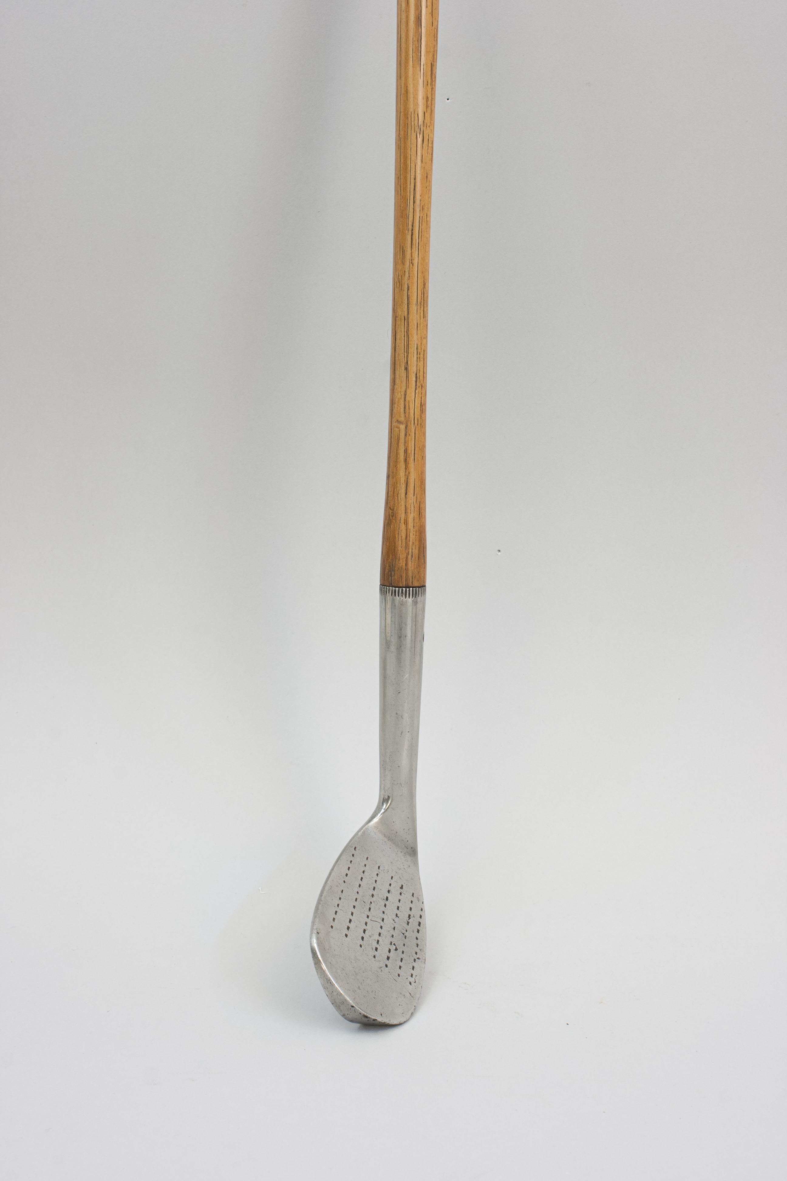 Hickory Shafted Mashie Niblick Golf Club In Good Condition In Oxfordshire, GB