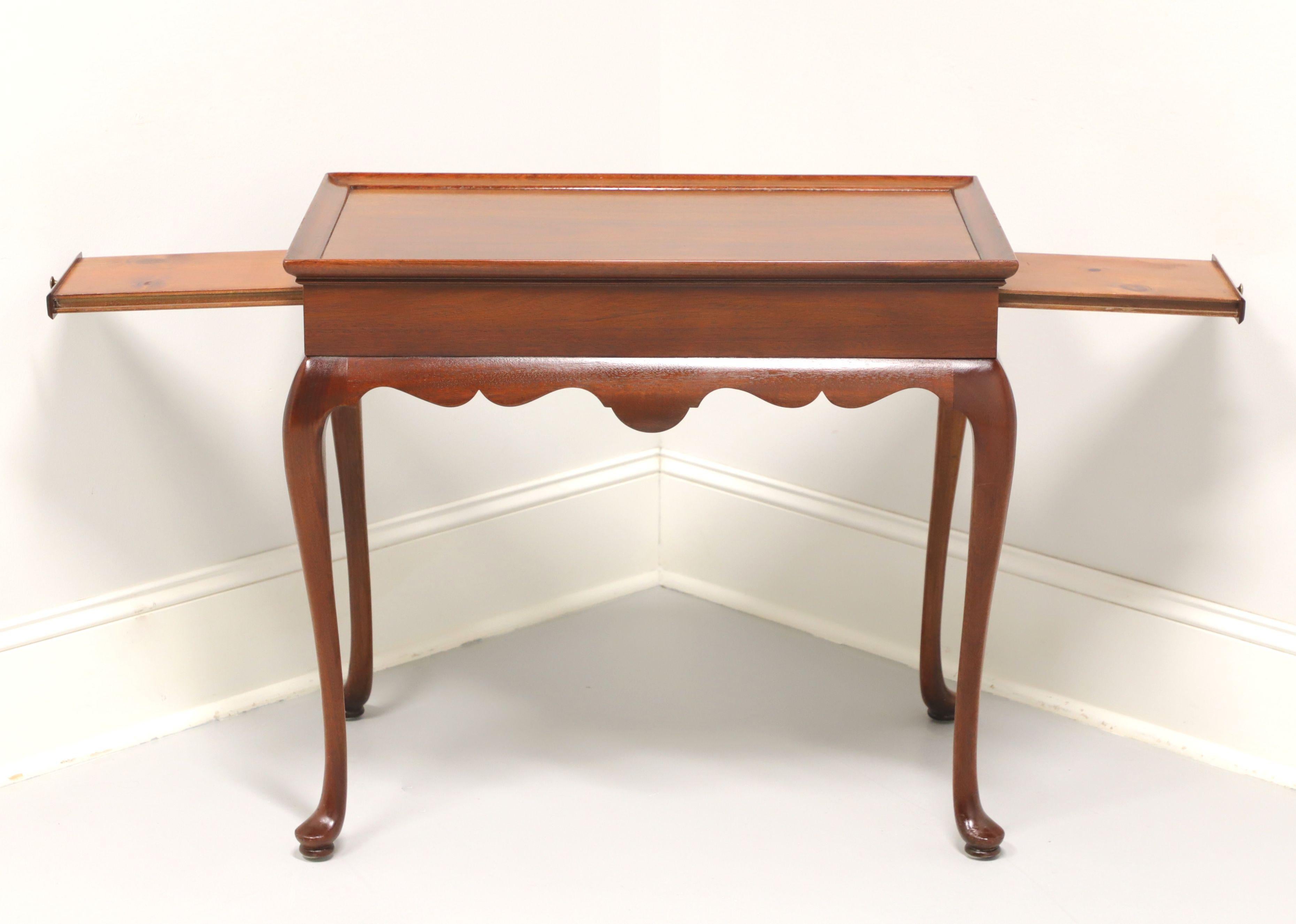 20th Century HICKORY FURNITURE Solid Mahogany Queen Anne Tea Table For Sale