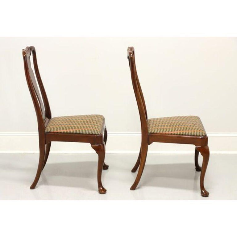 HICKORY CHAIR Mahogany Queen Anne Dining Side Chairs - Pair In Good Condition In Charlotte, NC
