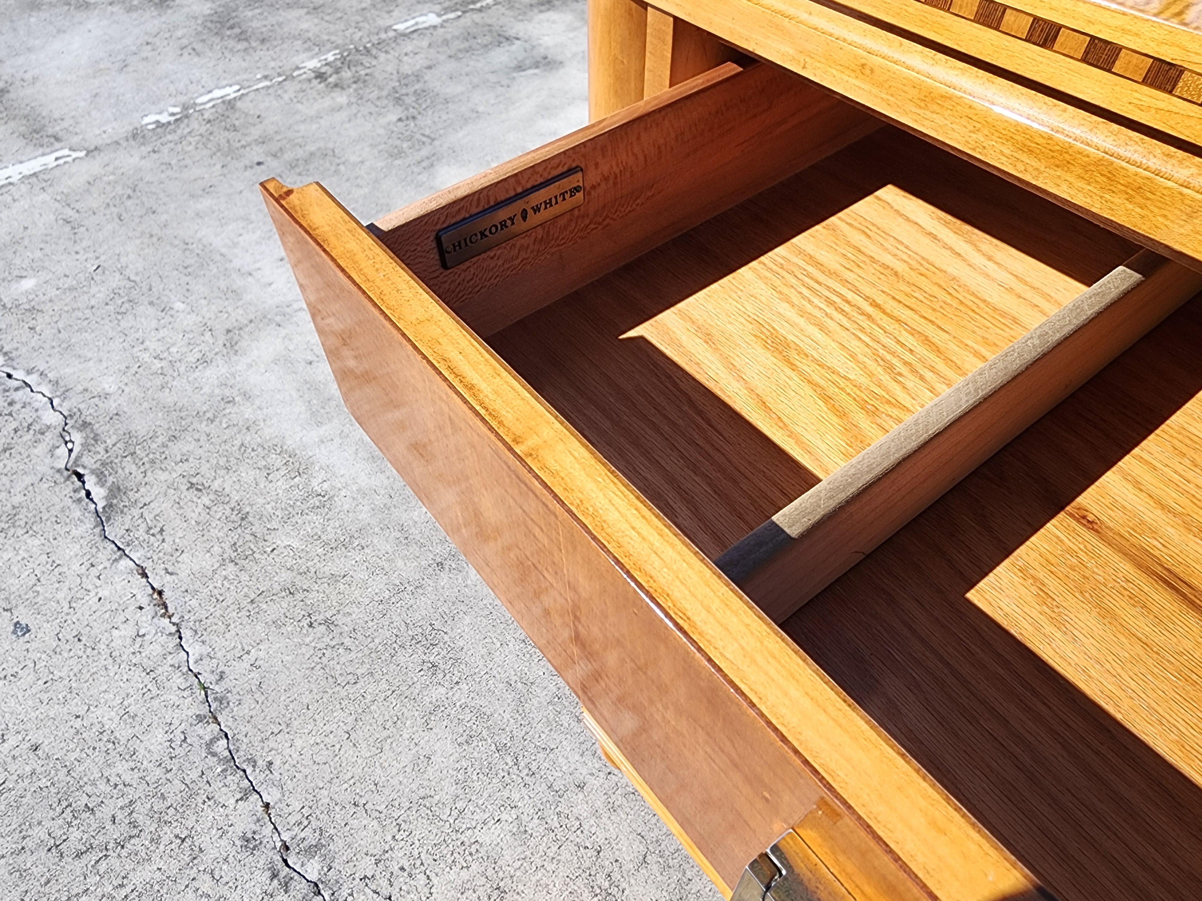 HICKORY WHITE BIEDERMEIER DRESSER von GENESIS COLLECTION im Angebot 6