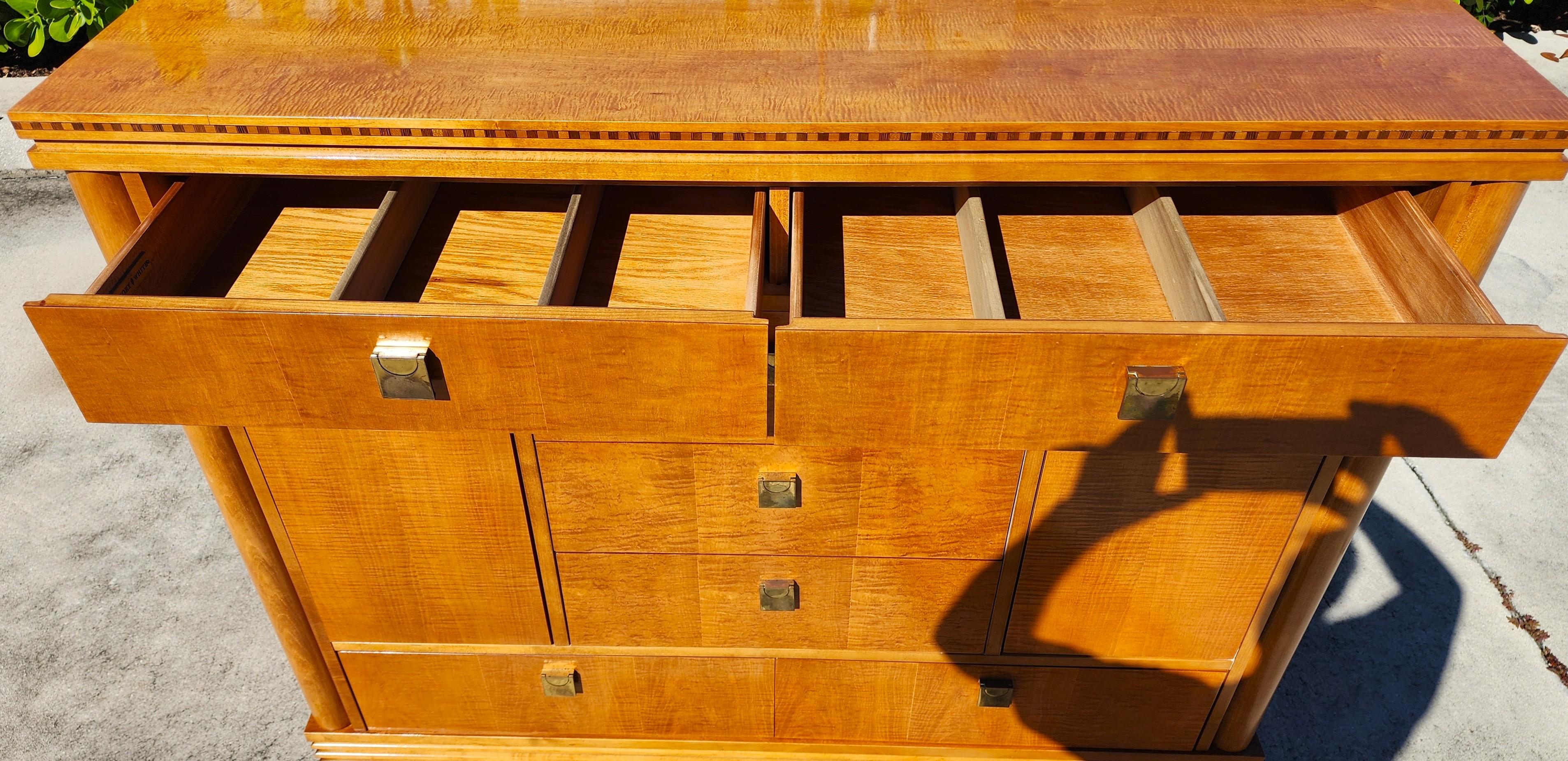 HICKORY WHITE BIEDERMEIER DRESSER von GENESIS COLLECTION (Ende des 20. Jahrhunderts) im Angebot