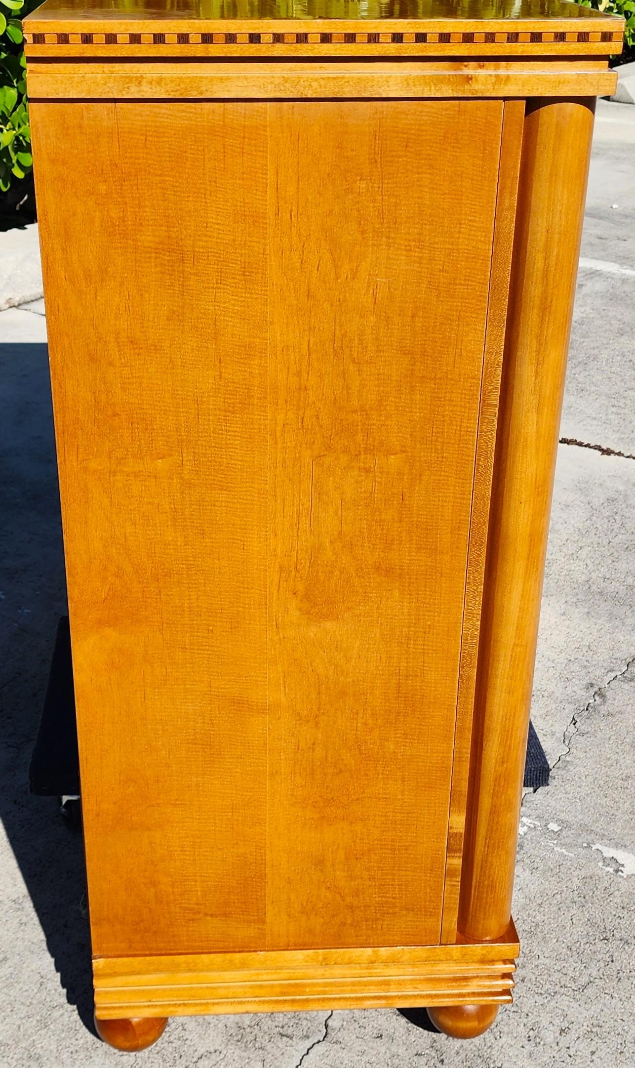 HICKORY WHITE BIEDERMEIER DRESSER von GENESIS COLLECTION (Holz) im Angebot