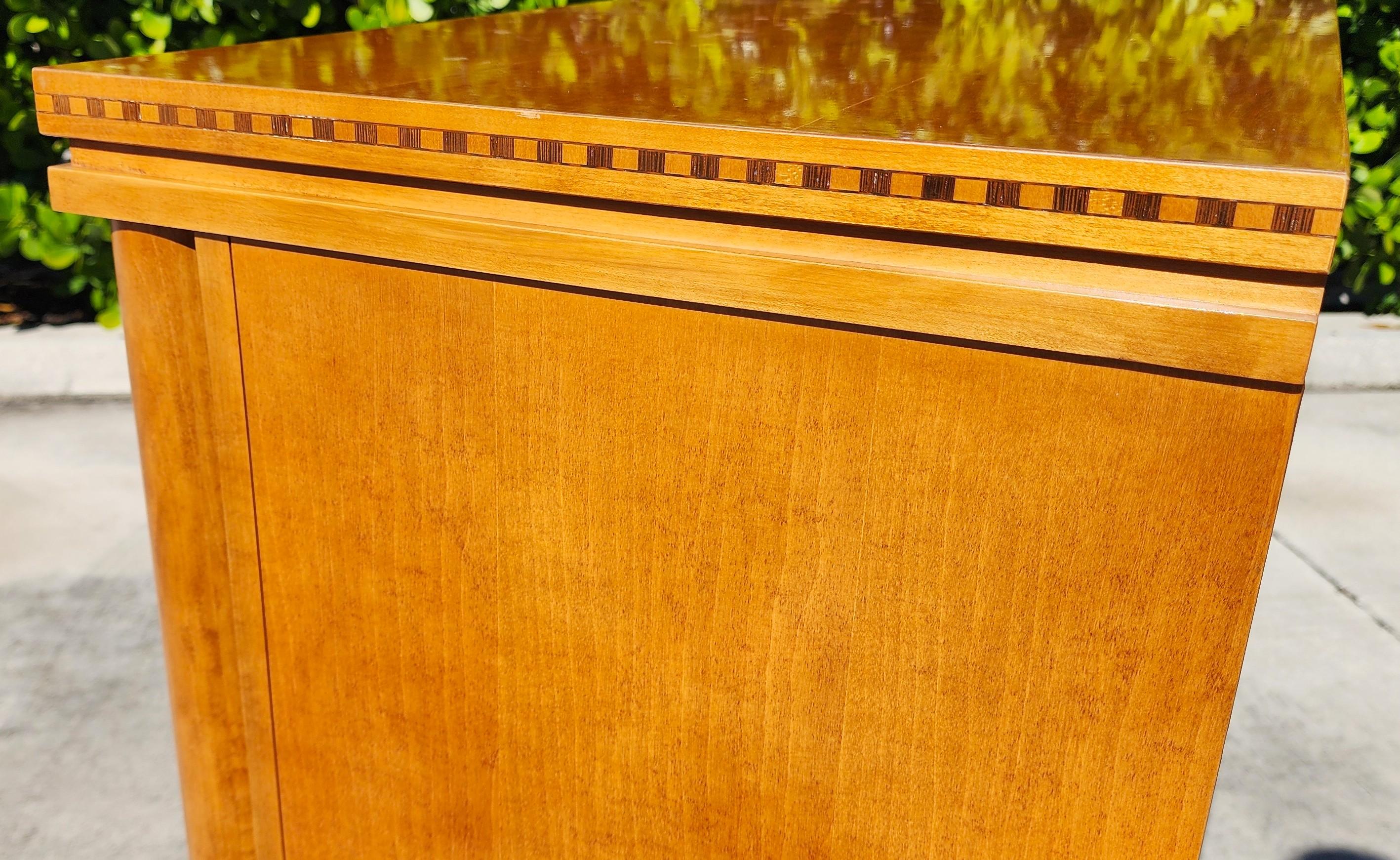 HICKORY WHITE BIEDERMEIER DRESSER von GENESIS COLLECTION im Angebot 1