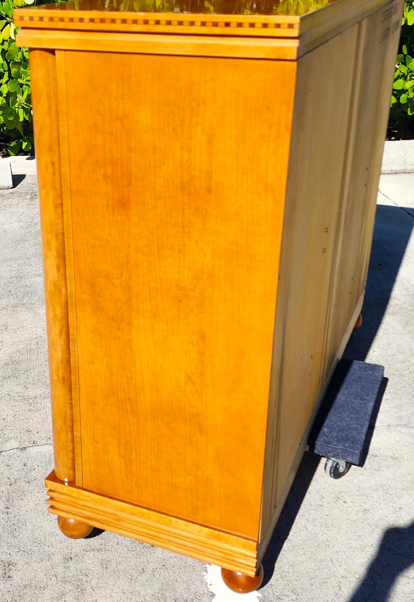 HICKORY WHITE BIEDERMEIER DRESSER von GENESIS COLLECTION im Angebot 2