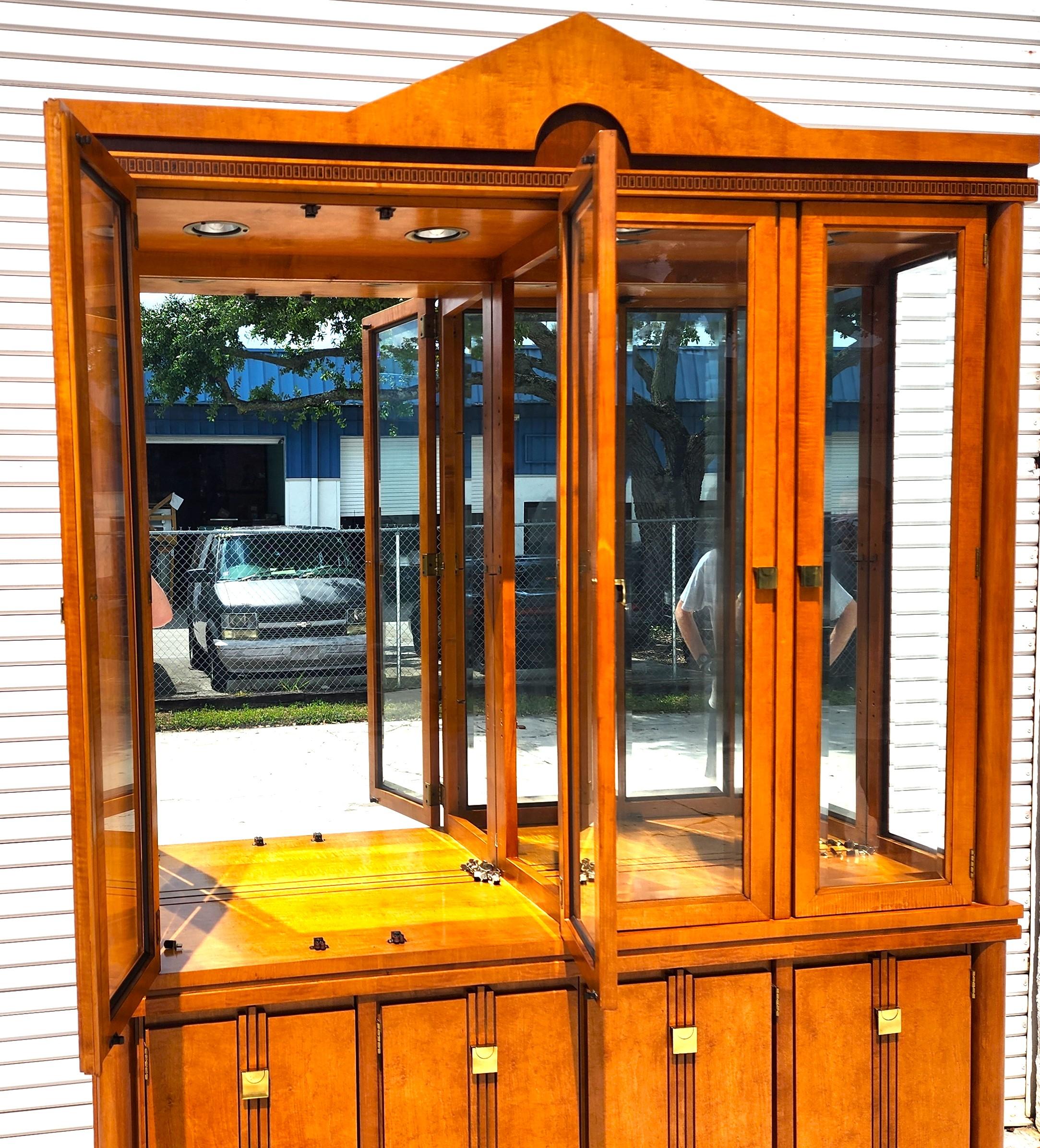 Hickory White China Cabinet Biedermeier Genesis Collection For Sale 3