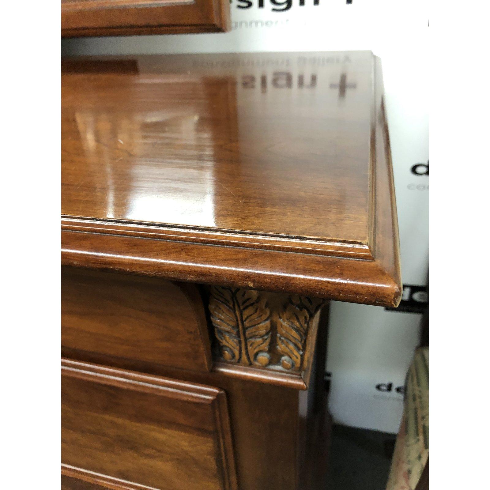 Hickory White Double Dresser and Mirror In Good Condition For Sale In San Francisco, CA