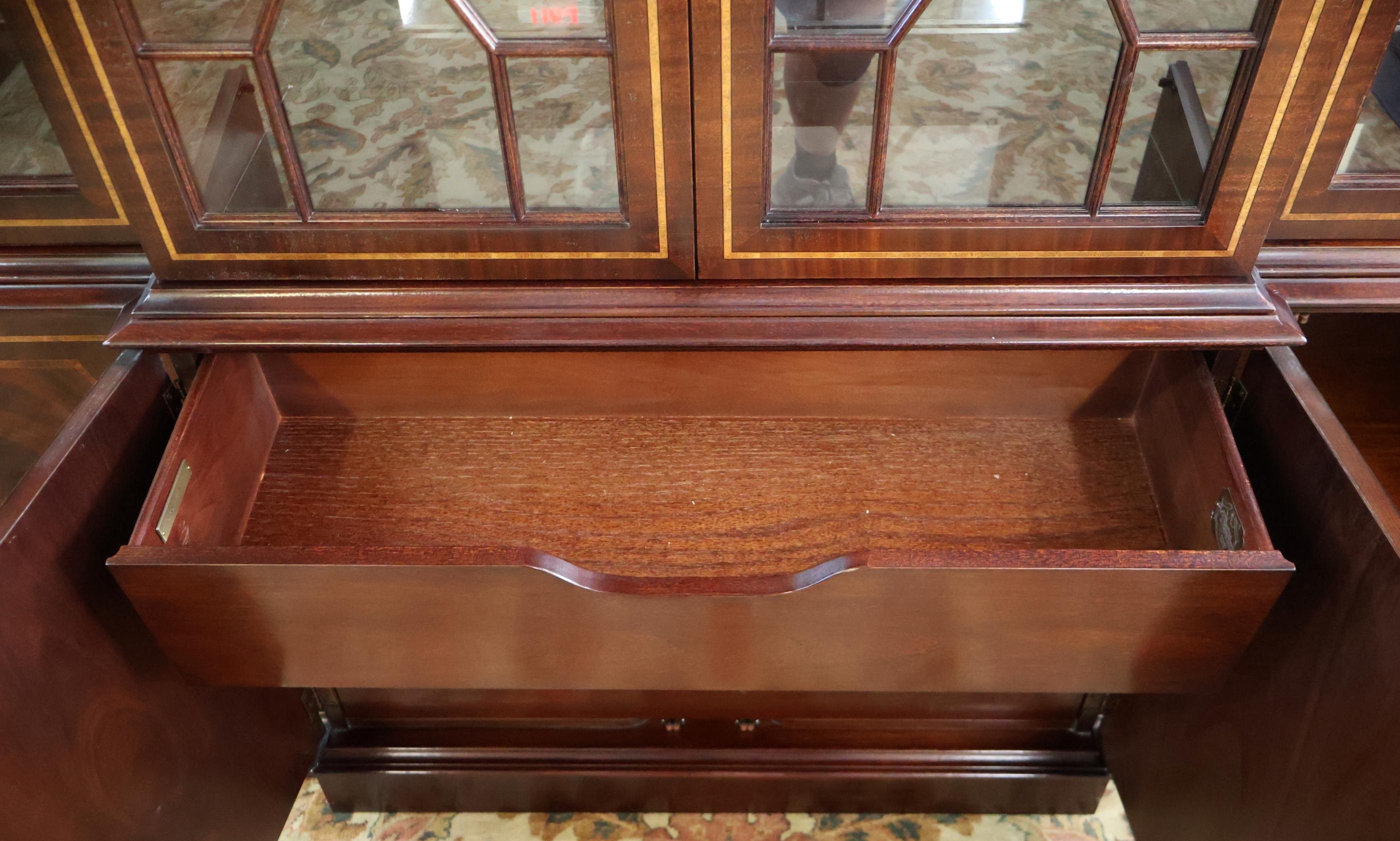 Hickory White Flame Mahogany Libreria Armadio Portafoglio Breakfront 5