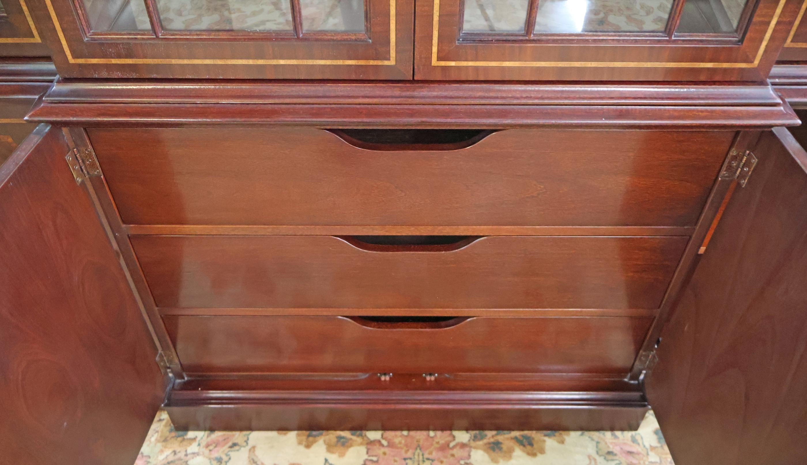 Hickory White Flame Mahogany Libreria Armadio Portafoglio Breakfront 7