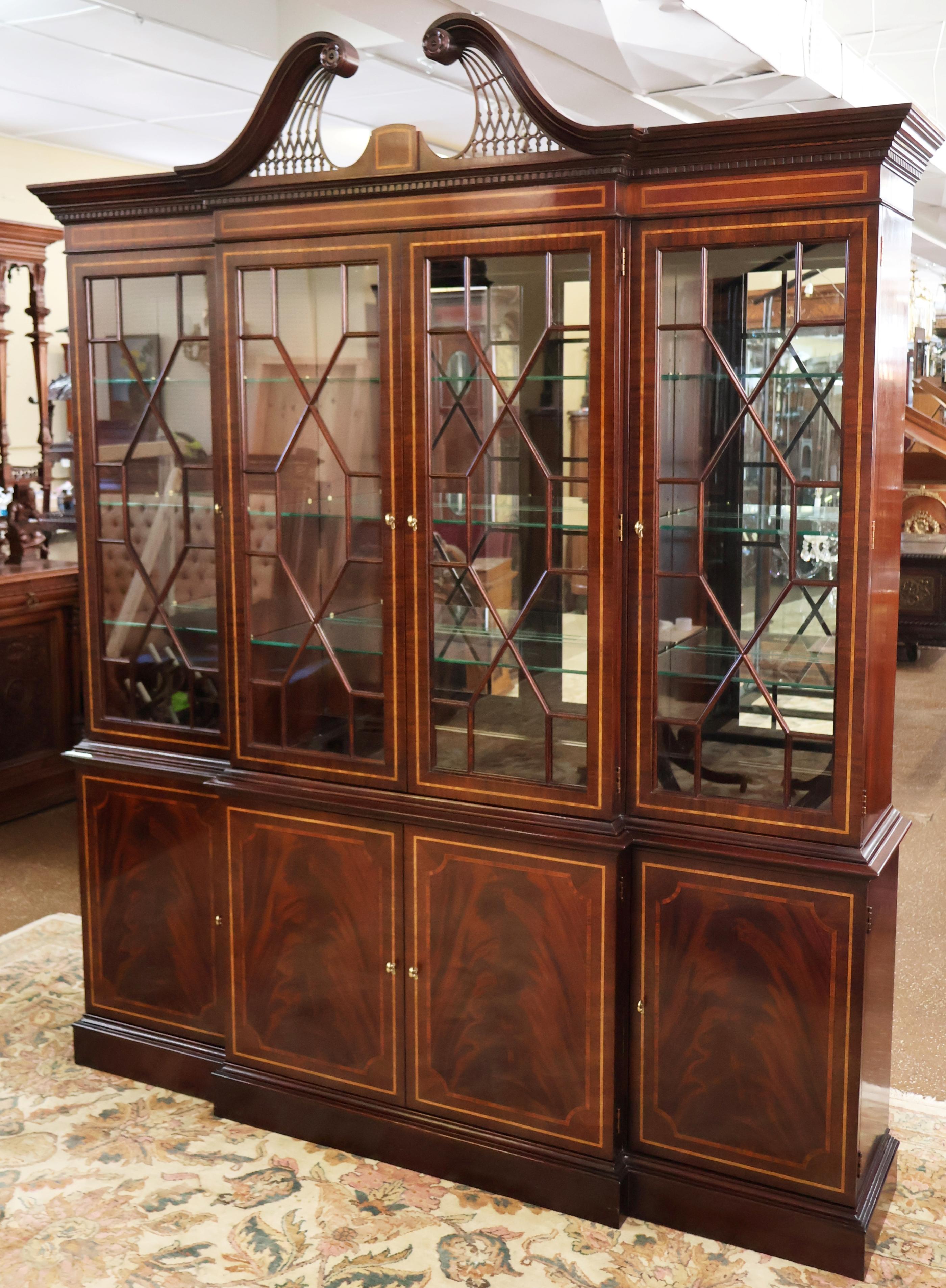 Hickory White Flame Mahogany Libreria Armadio Portafoglio Breakfront

Dimensioni: 76
