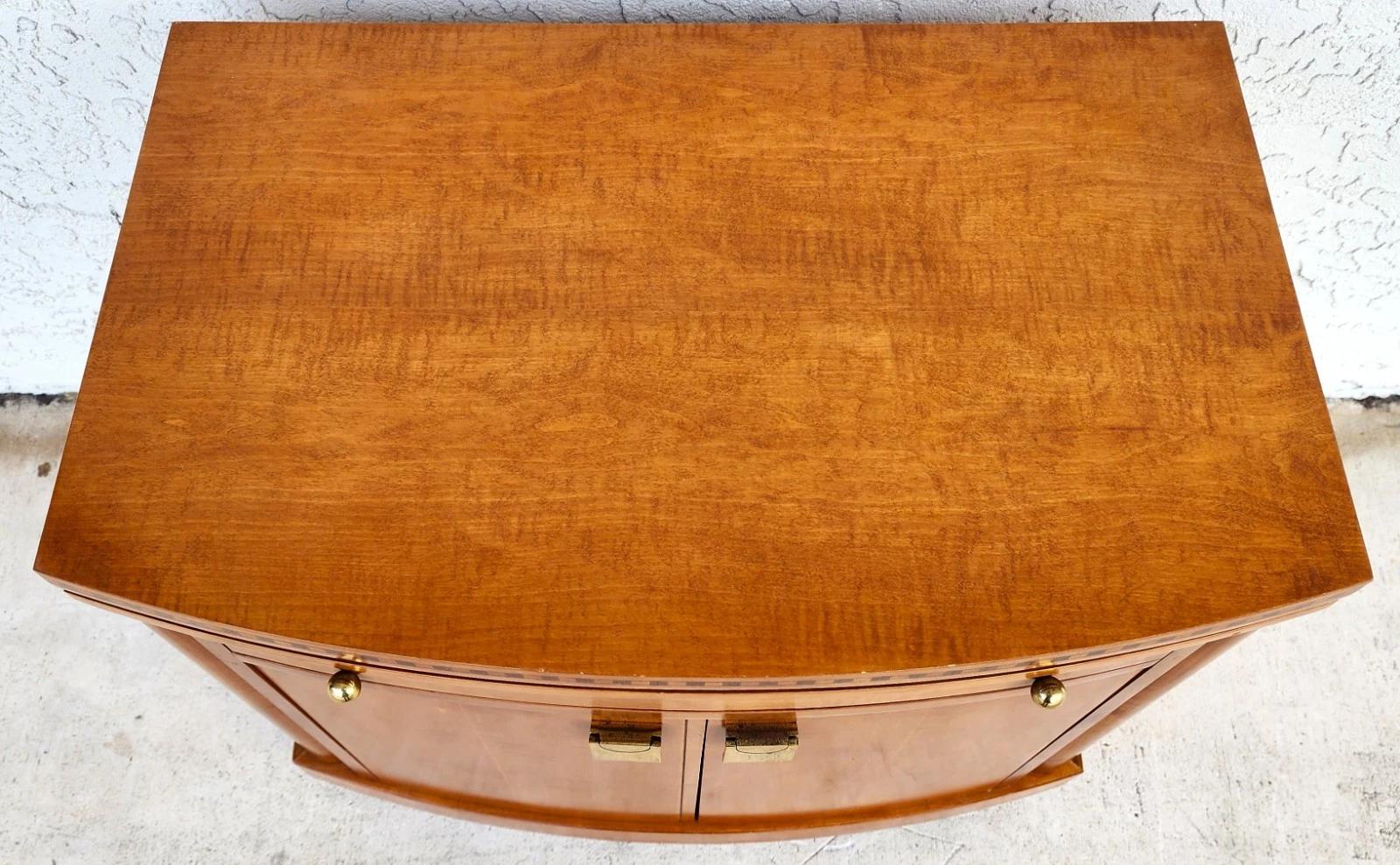 Hickory White Collection Biedermeier Table de nuit Table d'appoint en vente 5