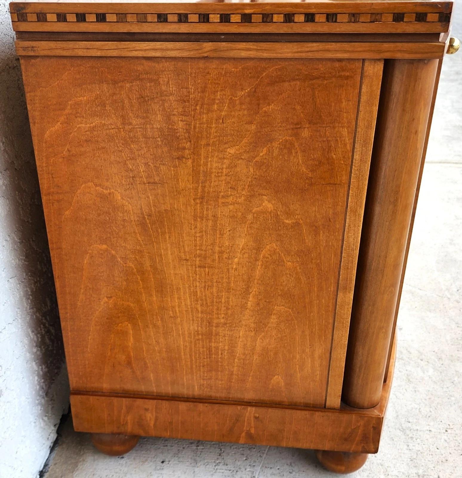 Hickory White Collection Biedermeier Table de nuit Table d'appoint en vente 6