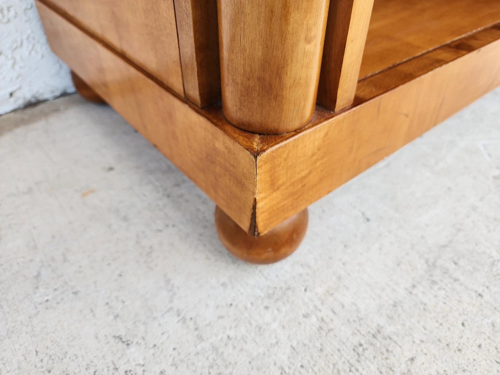 Hickory White Collection Biedermeier Table de nuit Table d'appoint en vente 7