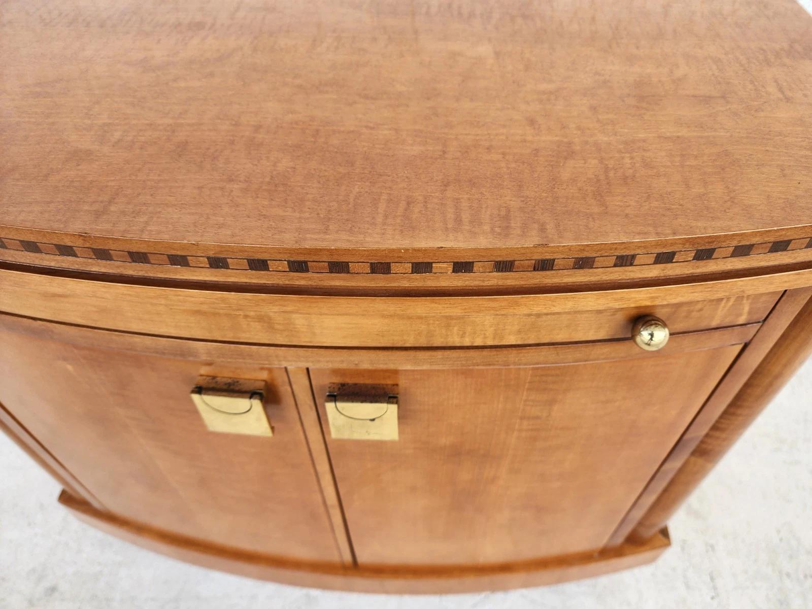 Hickory White Collection Biedermeier Table de nuit Table d'appoint en vente 8