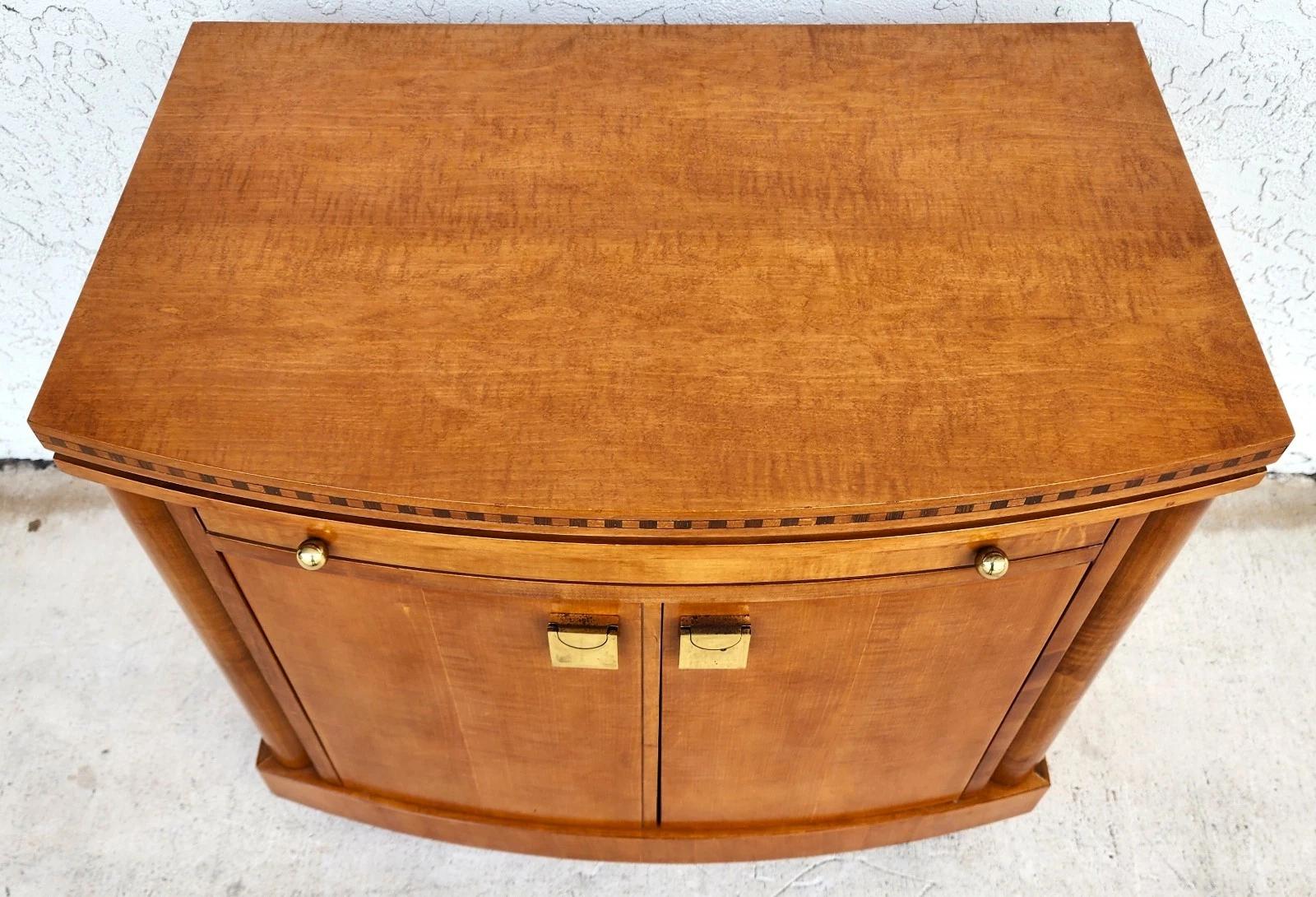 Hickory White Collection Biedermeier Table de nuit Table d'appoint Bon état - En vente à Lake Worth, FL