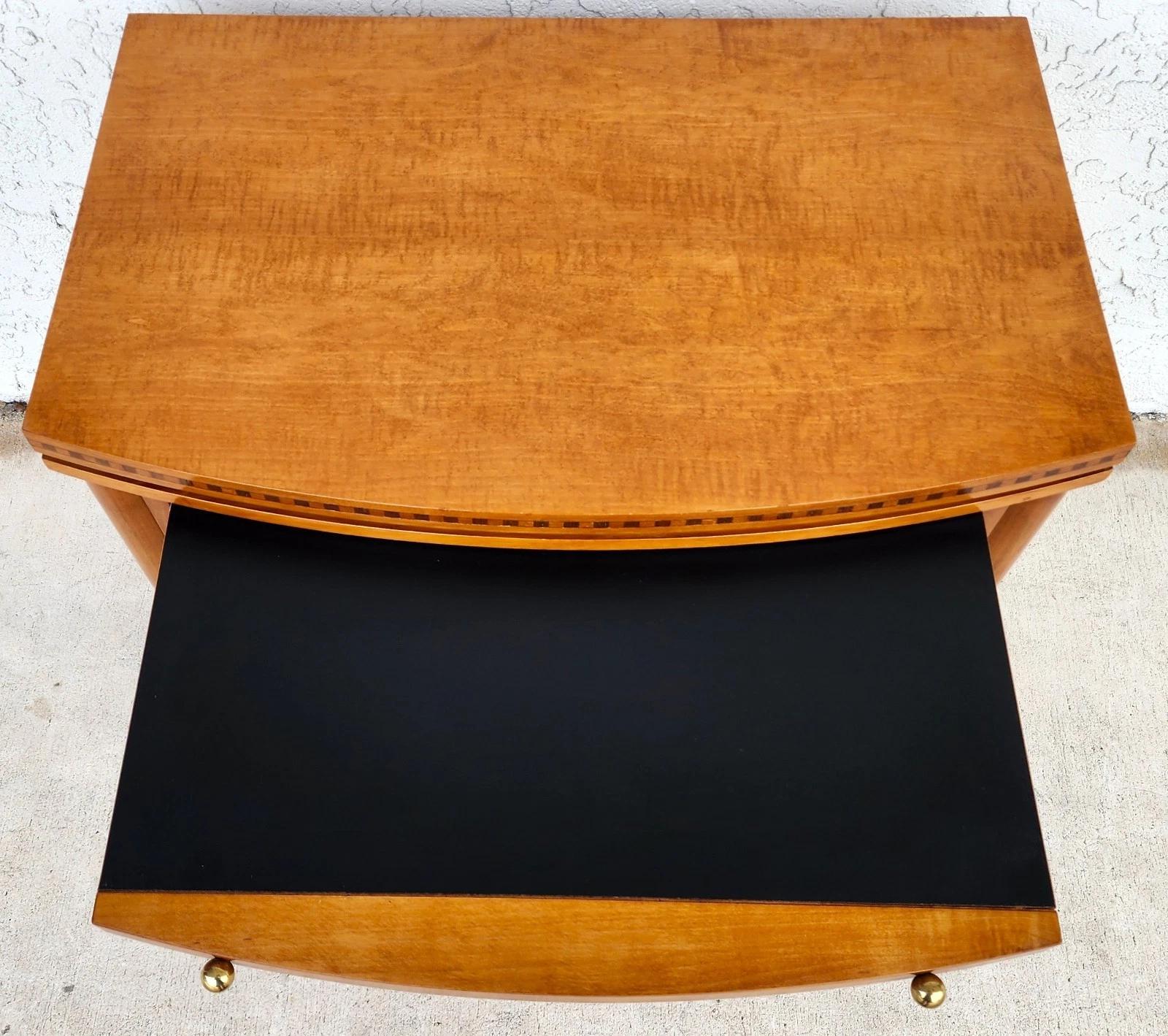 Hickory White Collection Biedermeier Table de nuit Table d'appoint en vente 3