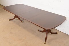 Mesa de comedor georgiana de caoba con bandas Hickory White, repintada