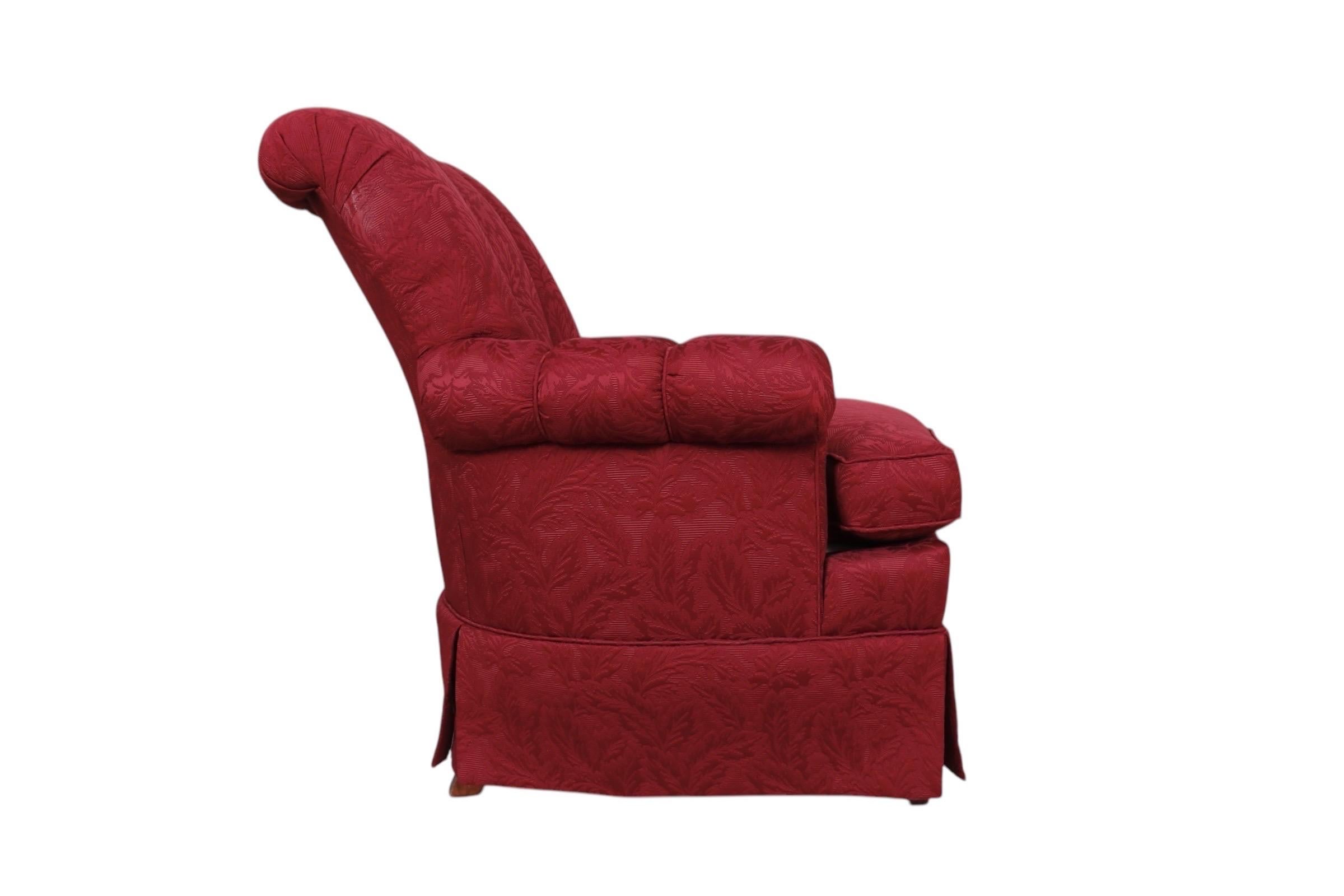 Hickory White Lounge Chairs, a Pair In Good Condition For Sale In Bradenton, FL