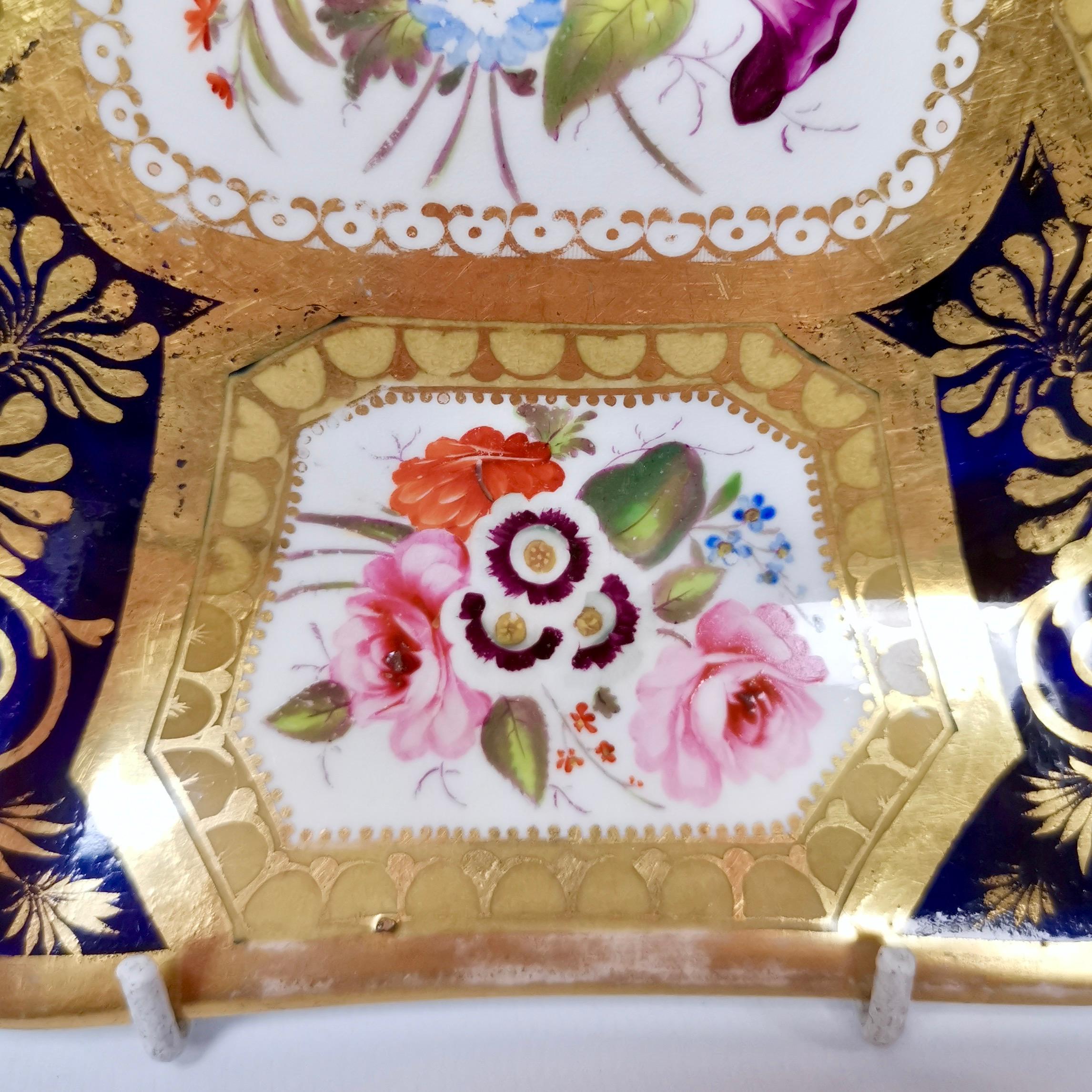 Porcelaine Plat en porcelaine Hicks & Meigh, bleu cobalt, doré, motif de fleurs, Régence Ca1820 en vente