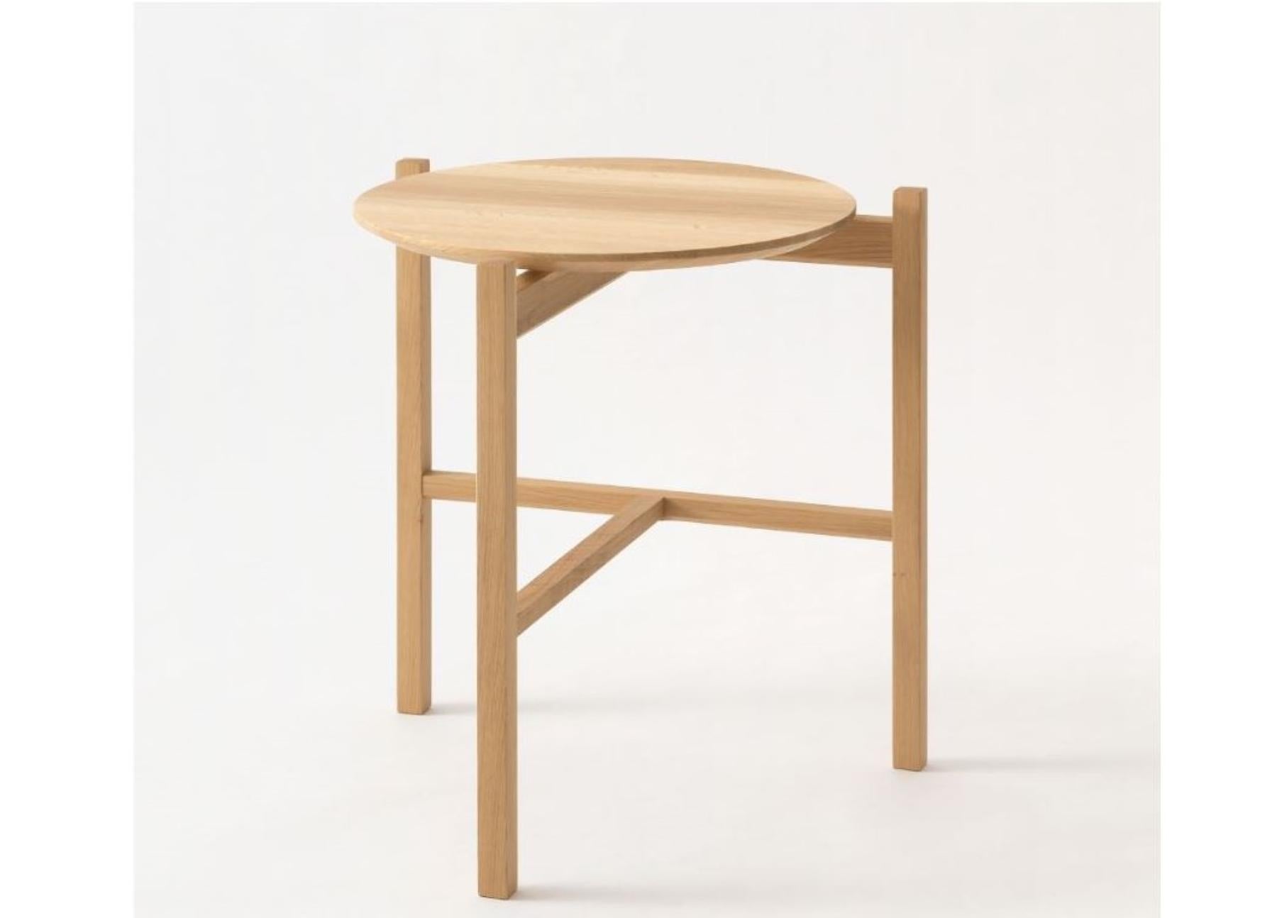 A truly beautiful hand crafted Occasional Side Table by HIDA Japan.  The Suwari series is designed with an awareness of vertical flow, blending naturally into both Japanese and modern architectural spaces, and enhancing them.
The perfectly weighted