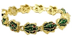 Hidalgo 18 Karat Gelbgold 3D 11 Frosch-Gliederarmband mit grüner & roter Emaille