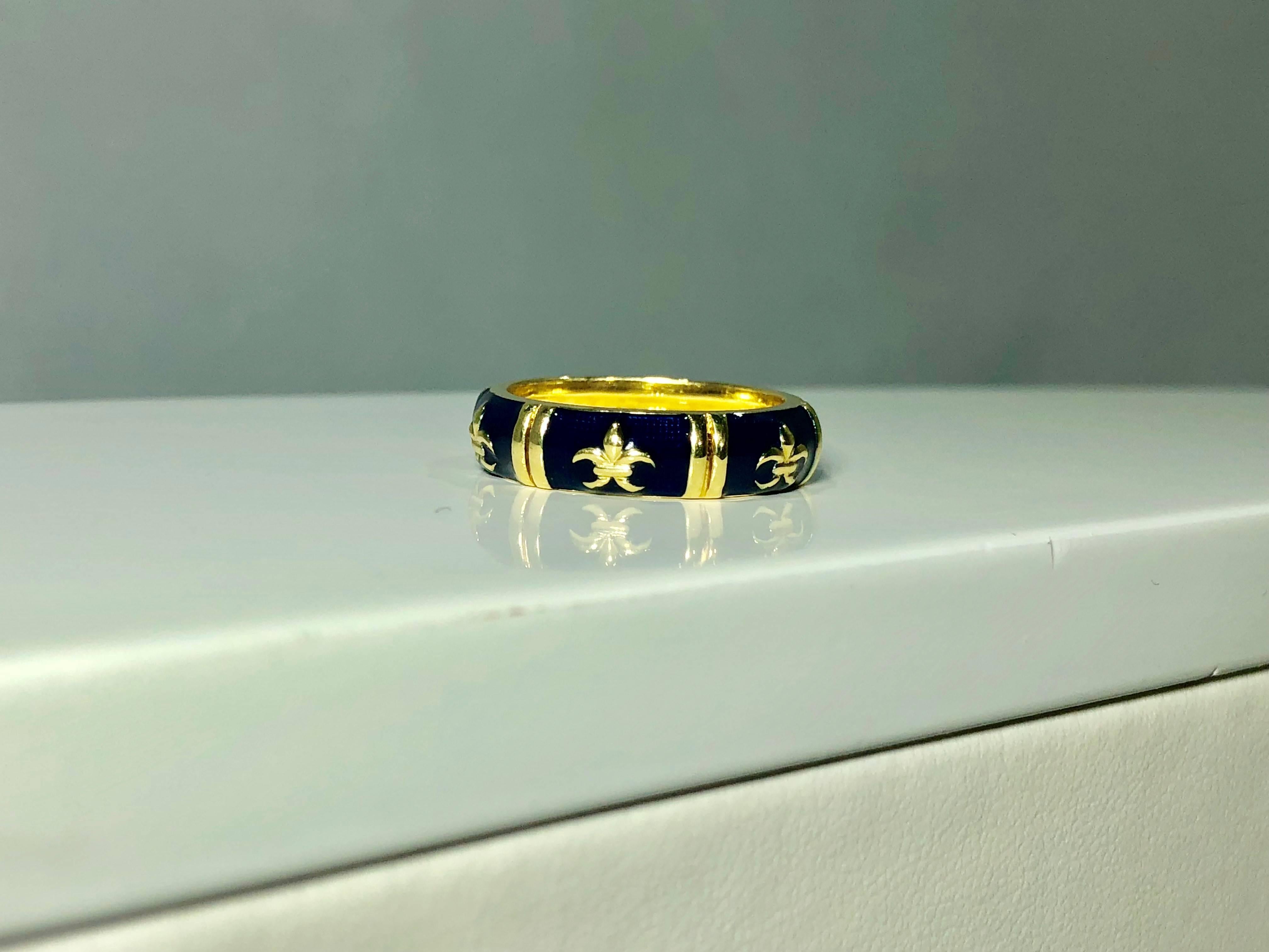 Hidalgo 18 Karat Yellow Gold and Enamel Fleur-de-Lys Stackable Band Ring 2