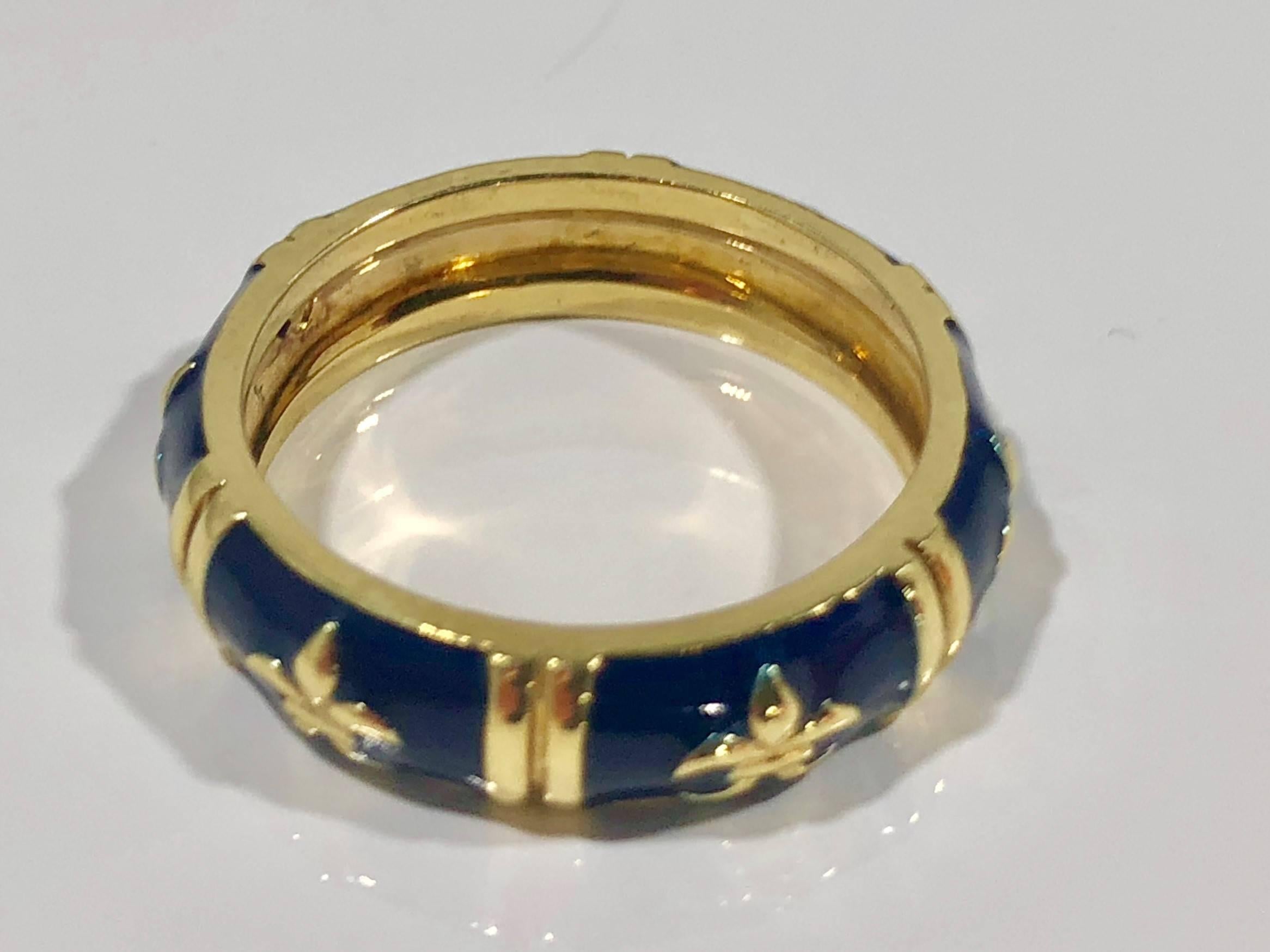 Women's or Men's Hidalgo 18 Karat Yellow Gold and Enamel Fleur-de-Lys Stackable Band Ring