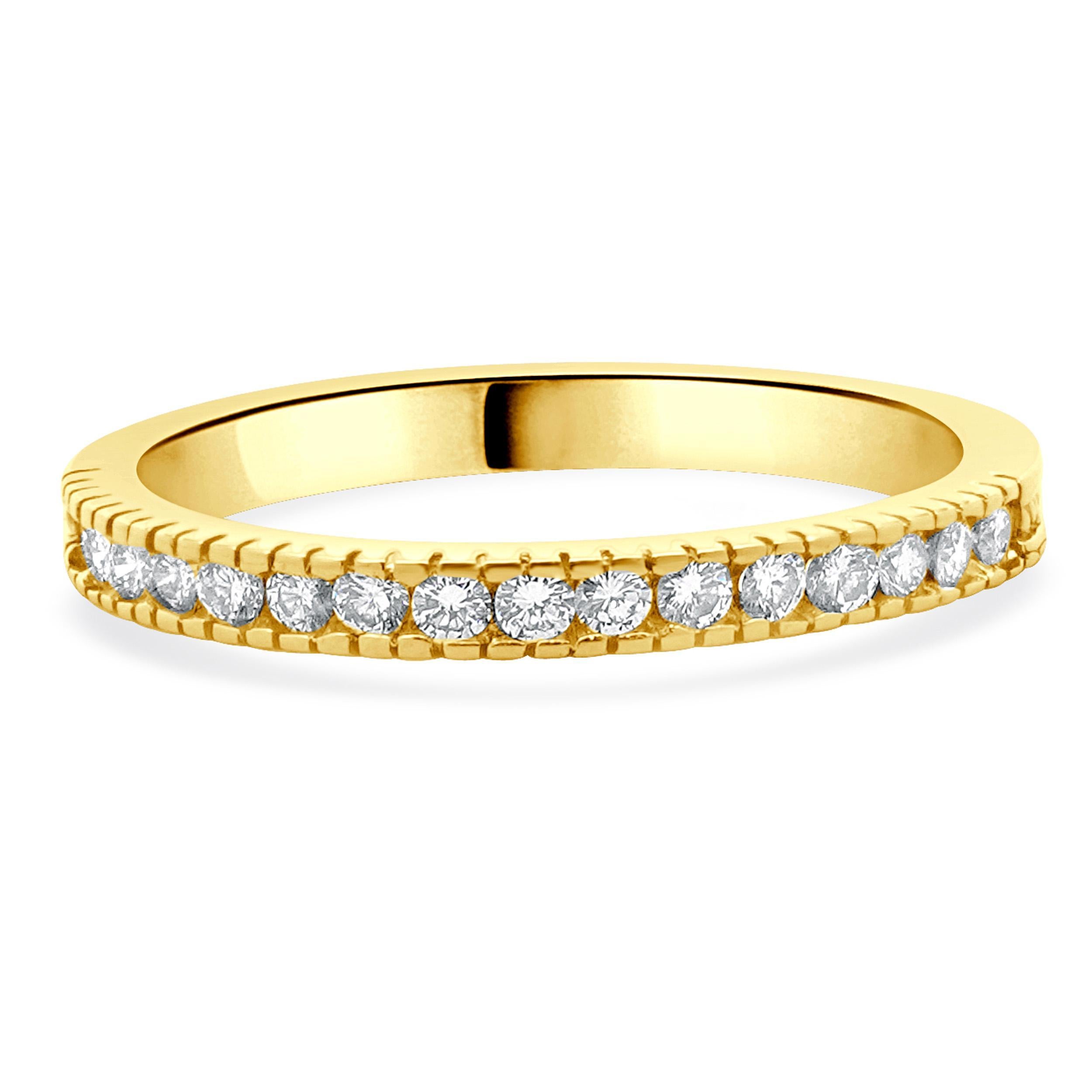 Designer: Hidalgo
Material: 18K yellow gold
Diamond: 16 round brilliant cut = 0.15cttw
Color: G / H
Clarity: SI1
Ring size: 6 (please allow two additional shipping days for sizing requests)
Weight: 2.70 grams