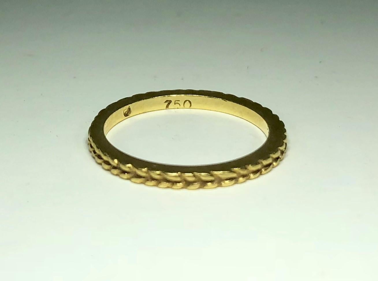Hidalgo 18 Karat Yellow Gold Wheat Pattern Stackable Band In Excellent Condition In Mansfield, OH