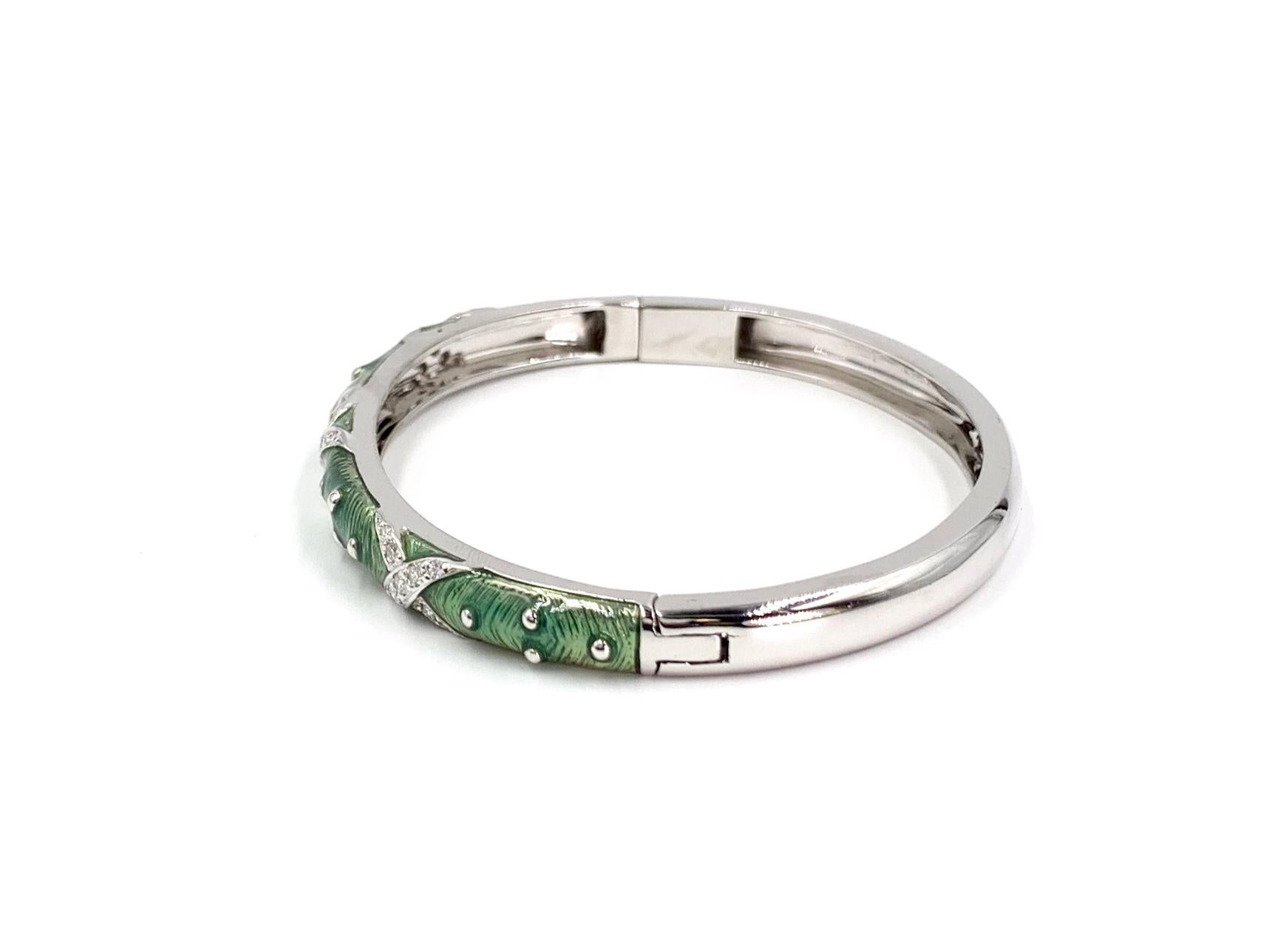 Hidalgo 18 Karat White Gold Light Green Enamel and Diamond Bangle Bracelet In Excellent Condition For Sale In Pikesville, MD