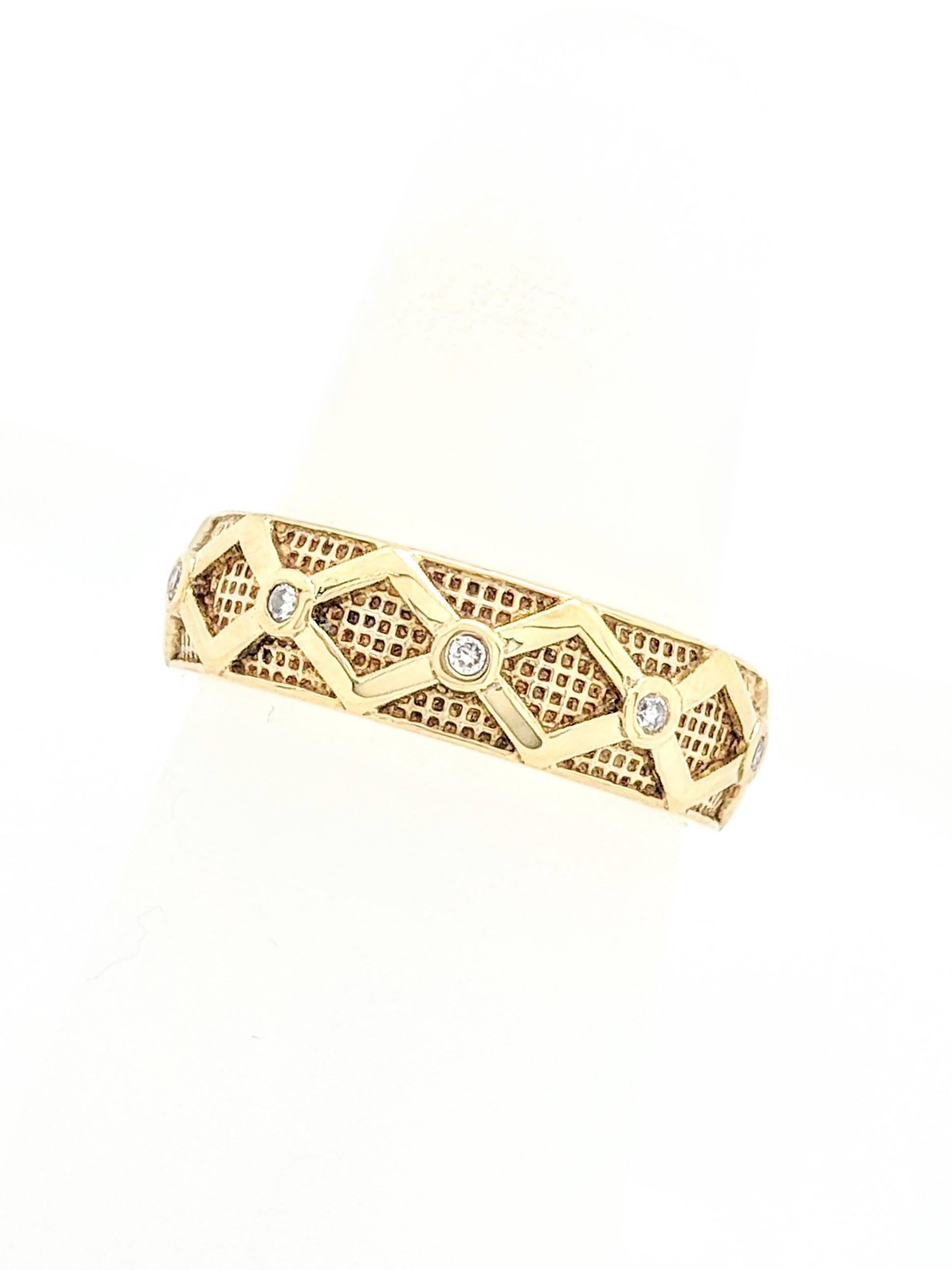 Hidalgo 18K Yellow Gold Diamond Eternity Band Ring Size 6

You are viewing a Beautiful Ladies Hidalgo Diamond Eternity Band. This band is crafted from 18k yellow gold and weighs 6.9 grams. It features (10) .01ct round natural diamonds for an