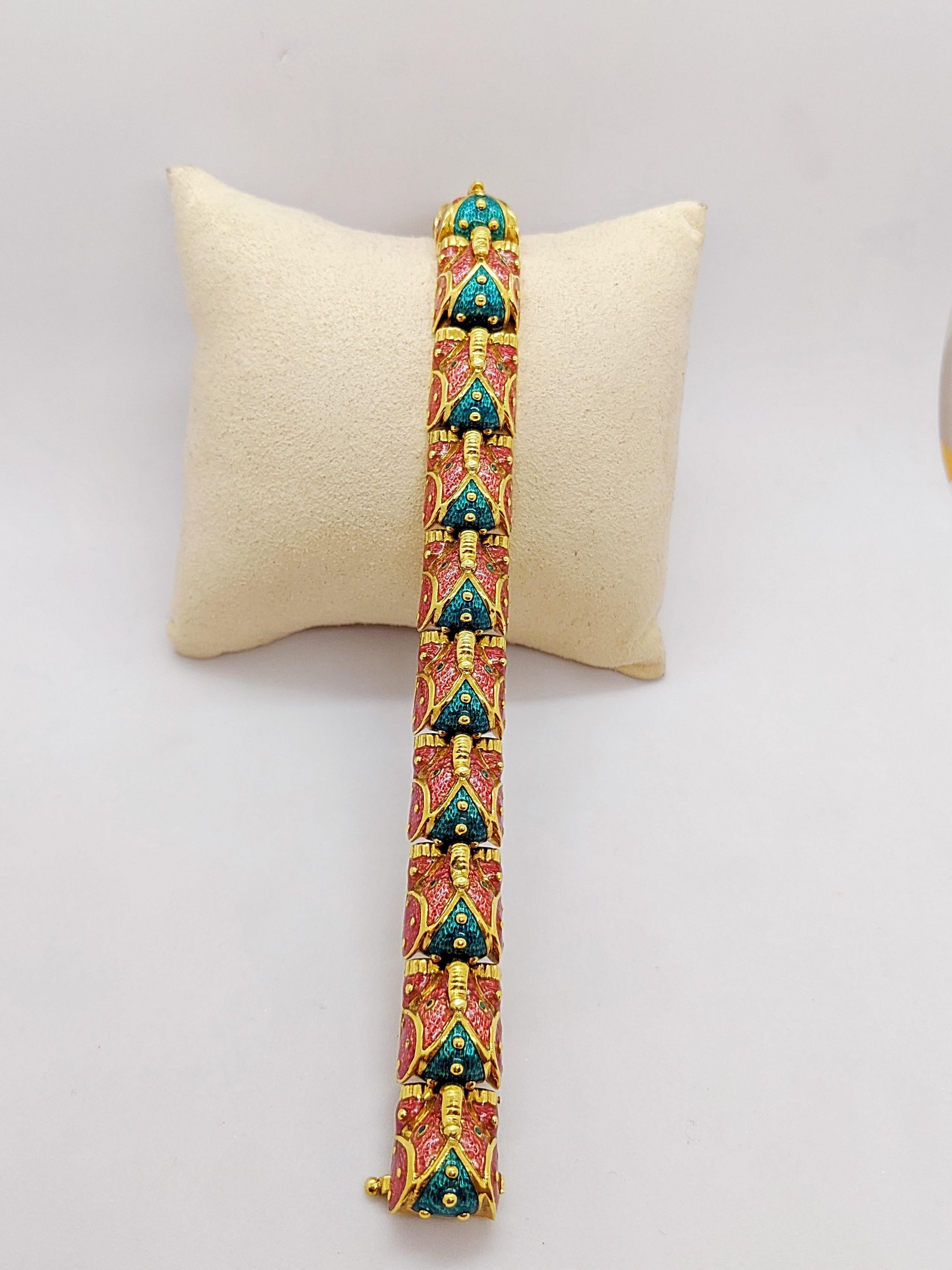 Hidalgo Bracelet éléphant en or jaune 18 carats, émail rose et vert Unisexe en vente