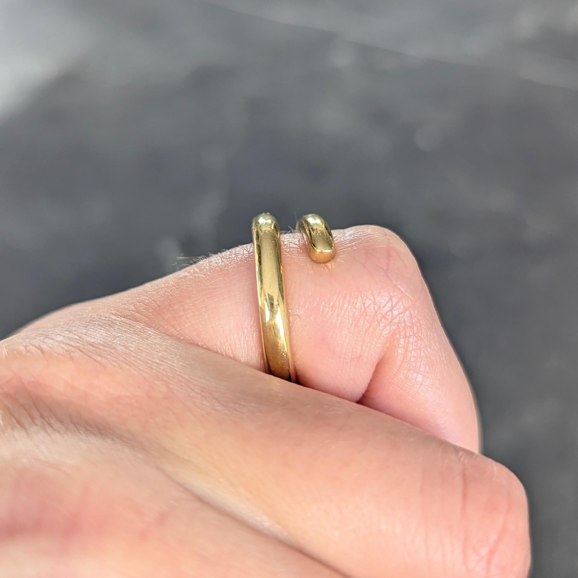 Hidalgo 1990's 18 Karat Yellow Gold Vintage Bypass Band Ring 7