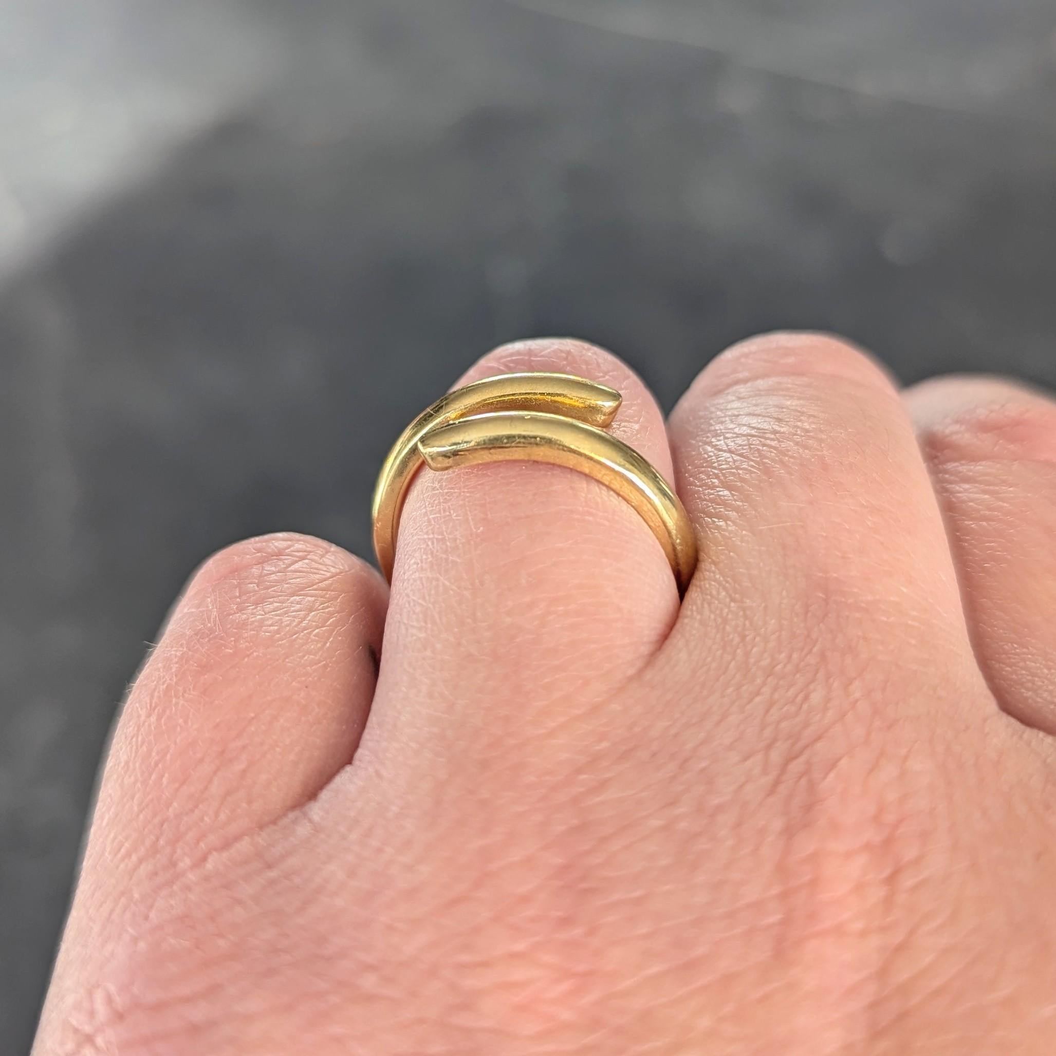 Hidalgo 1990's 18 Karat Yellow Gold Vintage Bypass Band Ring 8