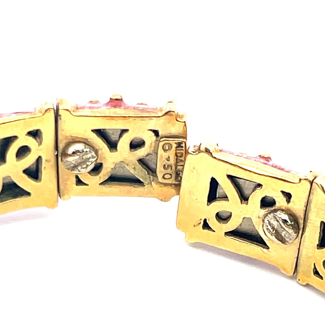 Hidalgo, bracelet jonc vintage en or jaune 18 carats et émail rose, 71,80 grammes Bon état - En vente à New York, NY