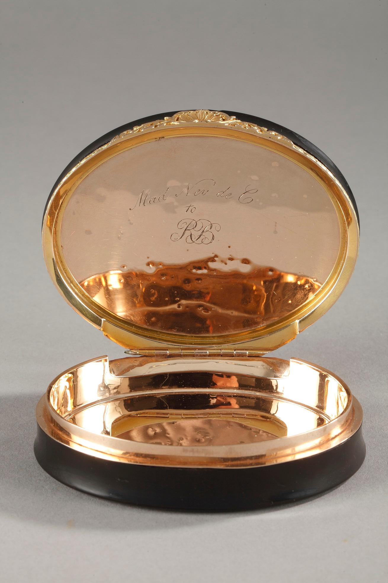 Hidden compartment snuff box tortoiseshell, gold and erotic miniature. For Sale 3