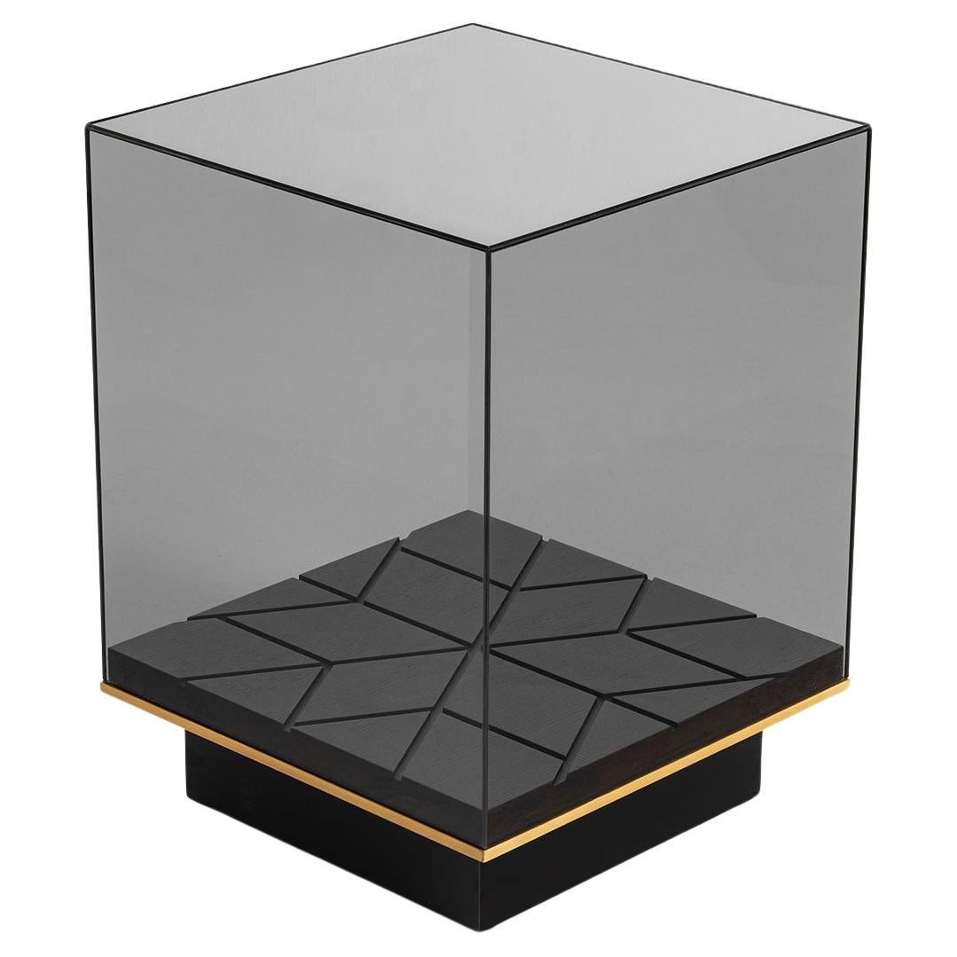 Table d
appoint à piédestal caché avec verre fumé et détails en Wood Wood en vente