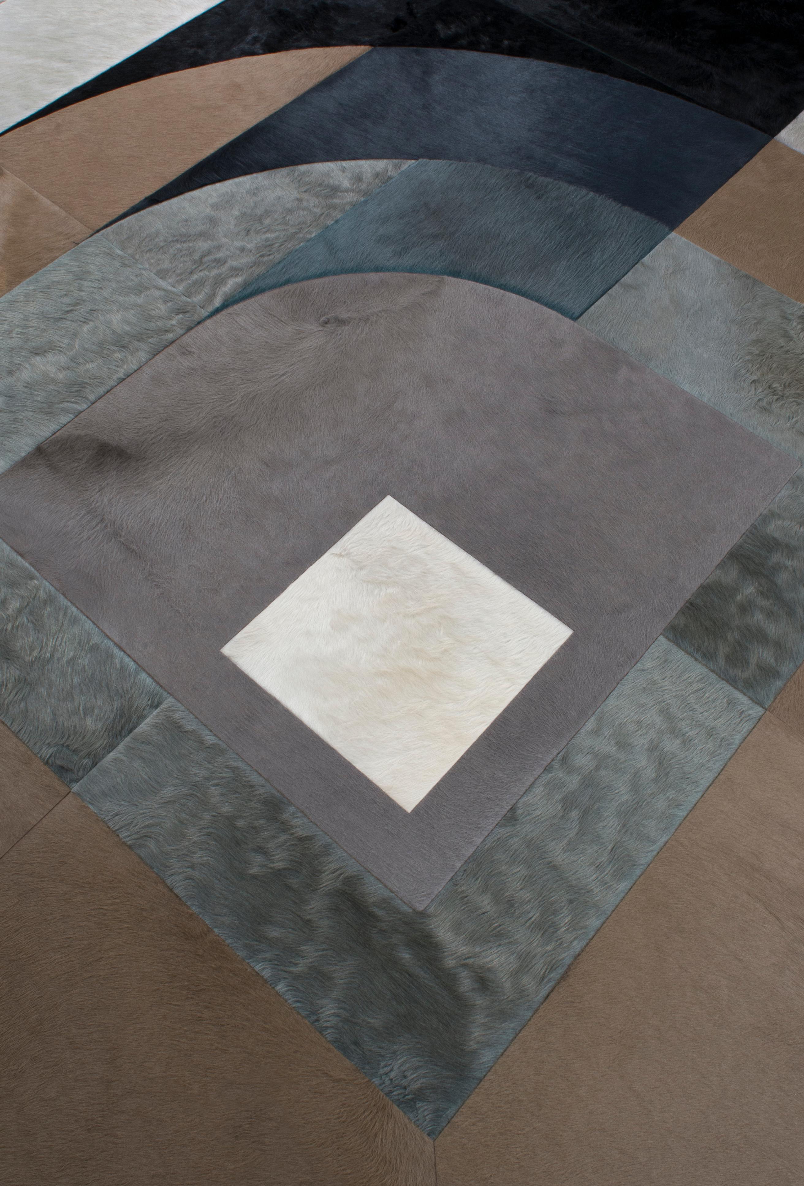 Organico moderno Tappeto Hide di Amy Lau (12ft x 10ft) in vendita