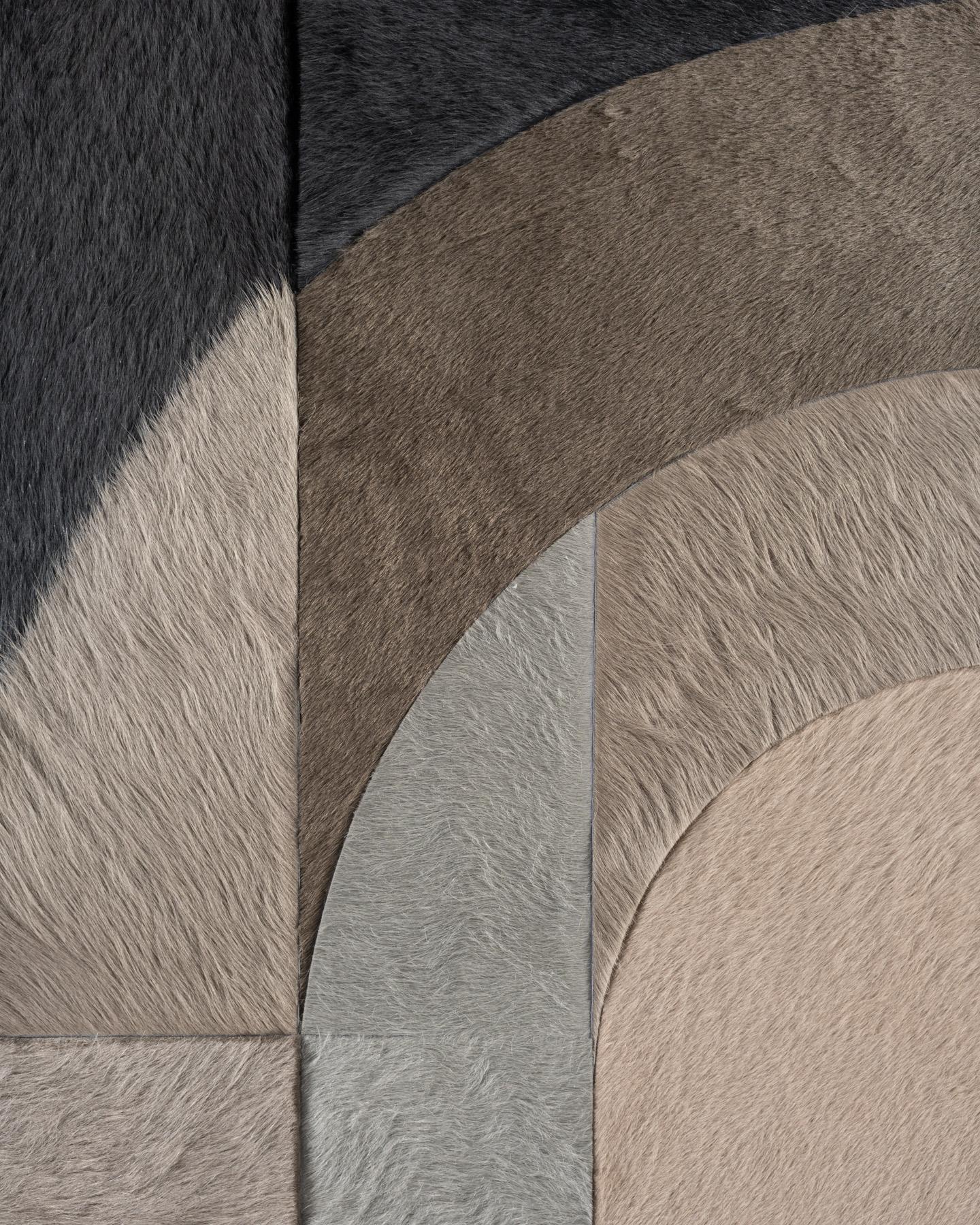 XXI secolo e contemporaneo Tappeto Hide di Amy Lau (8ft 6.625in x 6ft 2in) in vendita