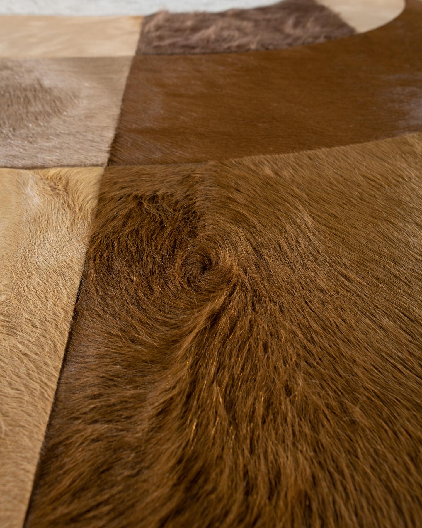 XXI secolo e contemporaneo Tappeto Hide di Amy Lau (8ft x 10ft) in vendita