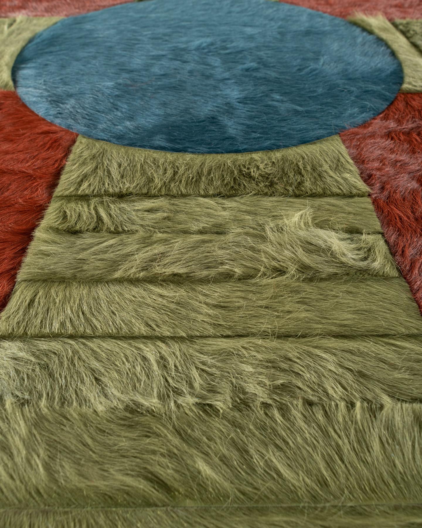 Tapis Hide par Douglas Friedman (10ft 10in x 7ft 8in) en vente 3