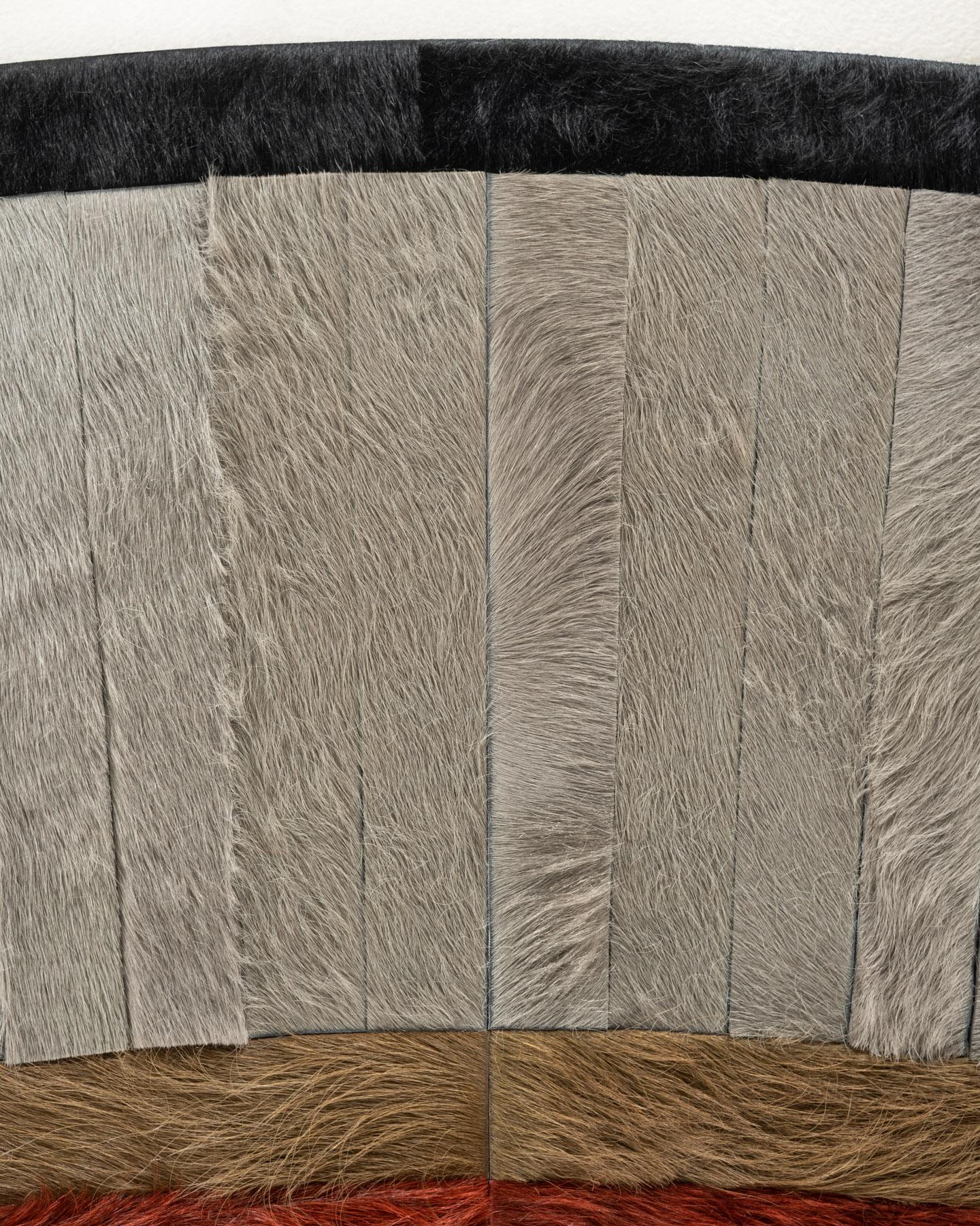 Tapis Hide par I Douglas Friedman (11ft de diamètre) en vente 2