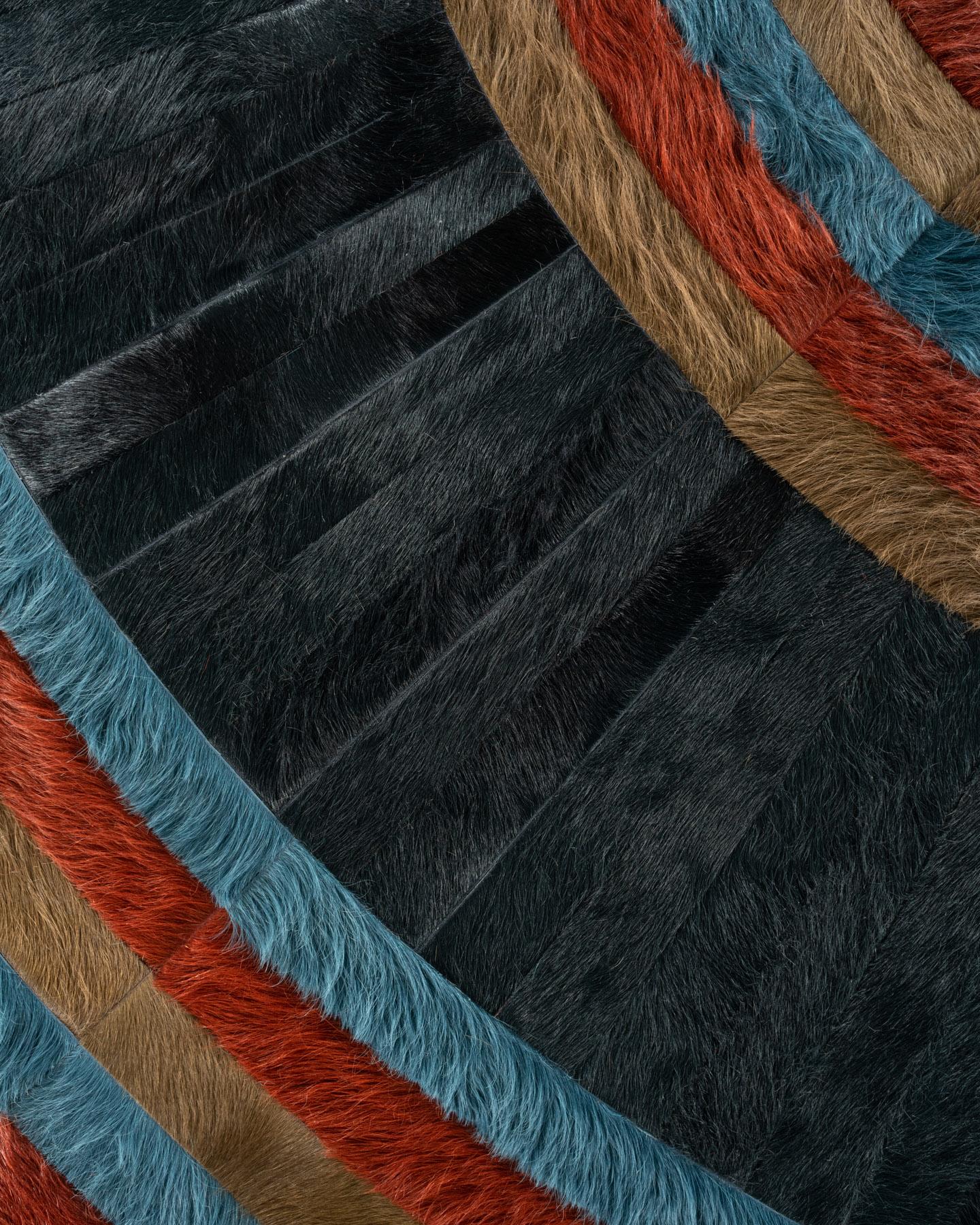 Tapis Hide par I Douglas Friedman (11ft de diamètre) Neuf - En vente à Austin, TX