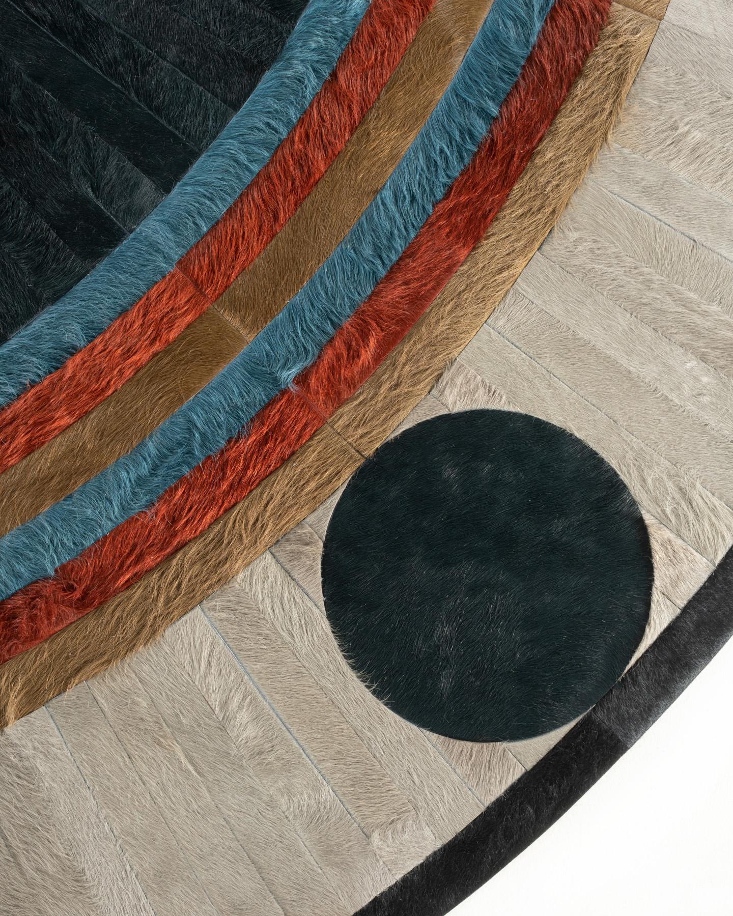 XXIe siècle et contemporain Tapis Hide par I Douglas Friedman (11ft de diamètre) en vente