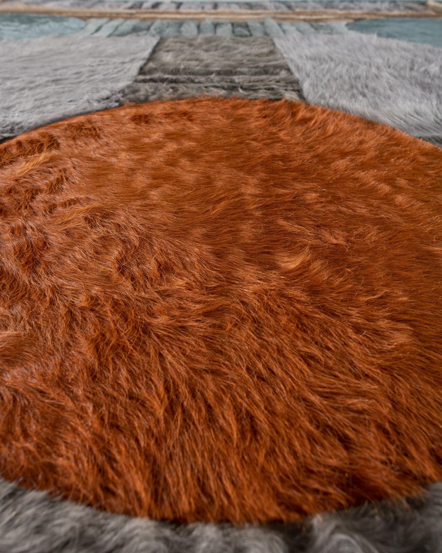 Organico moderno Tappeto Hide di Douglas Friedman (12ft x 10ft) in vendita