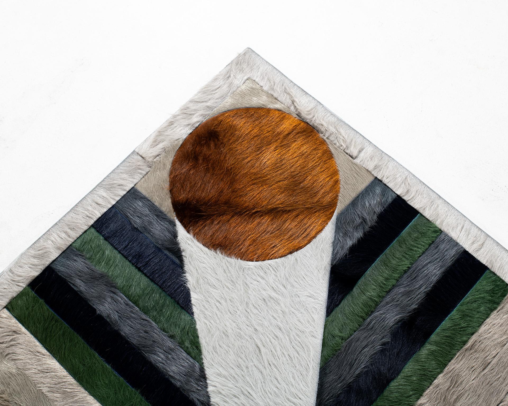 Organique Tapis Hide par Douglas Friedman (13ft 6in x 11ft 6in) en vente