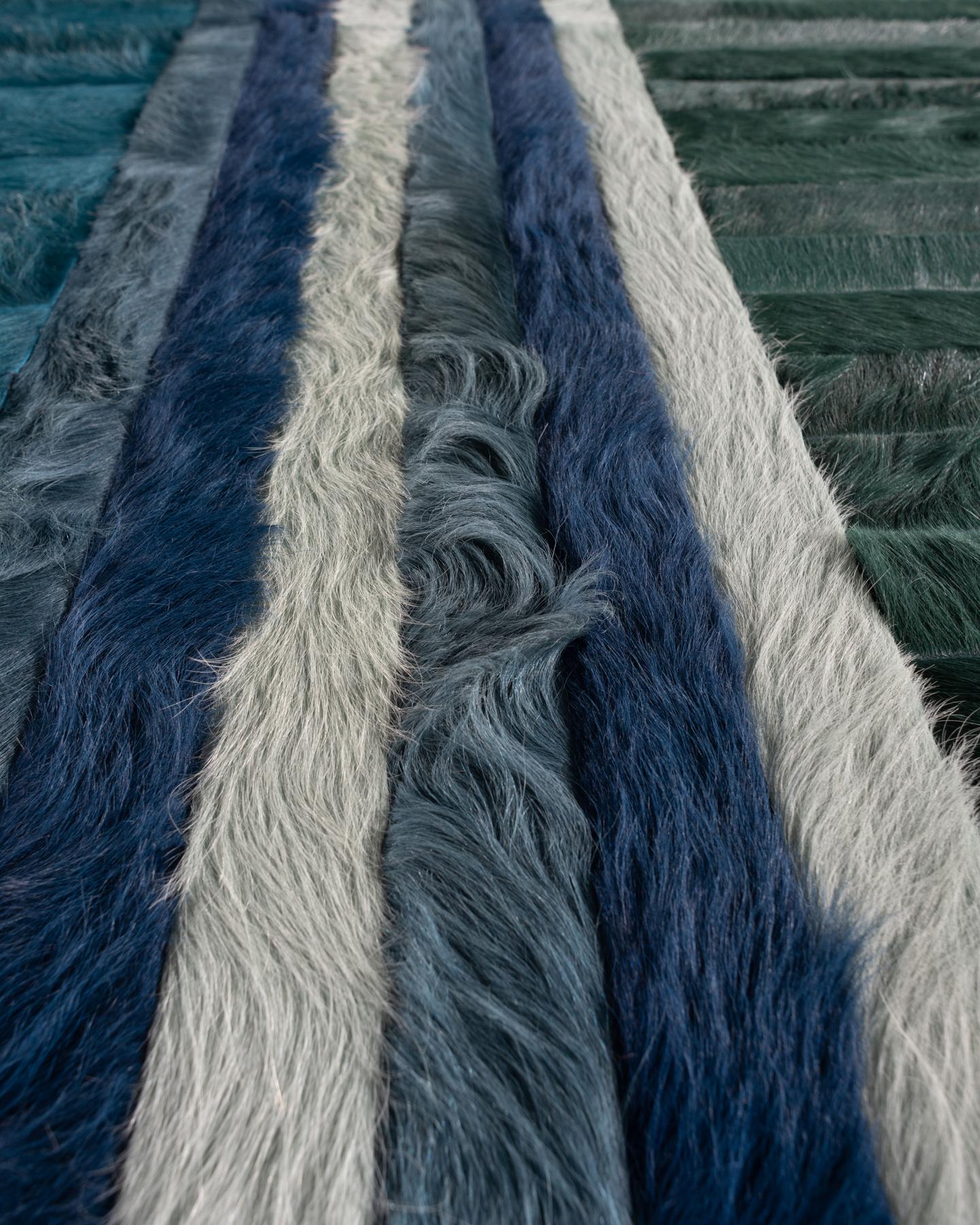 Organique Tapis Hide par I Douglas Friedman (16ft x 9ft) en vente