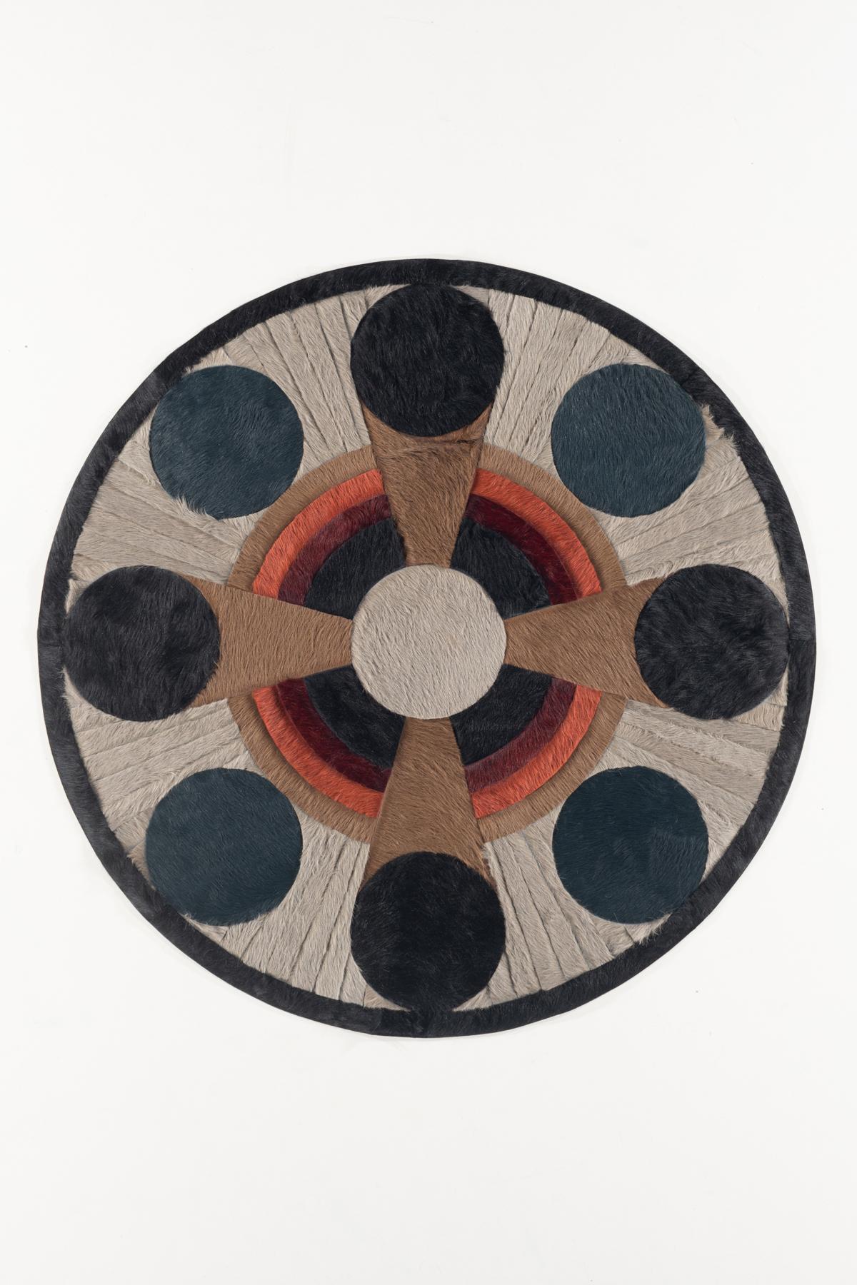 Américain Tapis Hide par I Douglas Friedman (5ft de diamètre) en vente