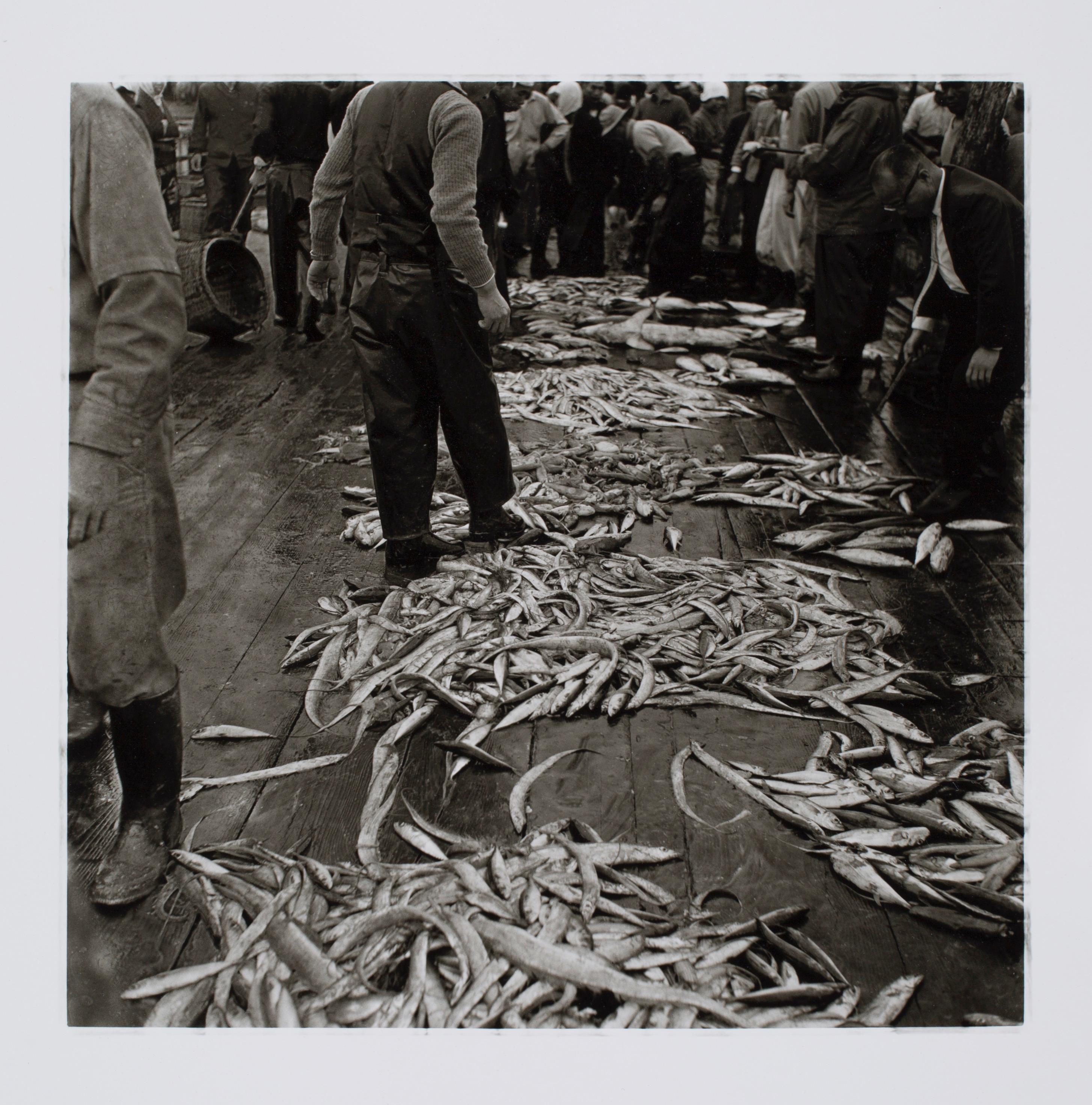 Hideoki Hagiwara Black and White Photograph - Hideoki, Black 
White Photography, Fishing Village, Japan, 1977